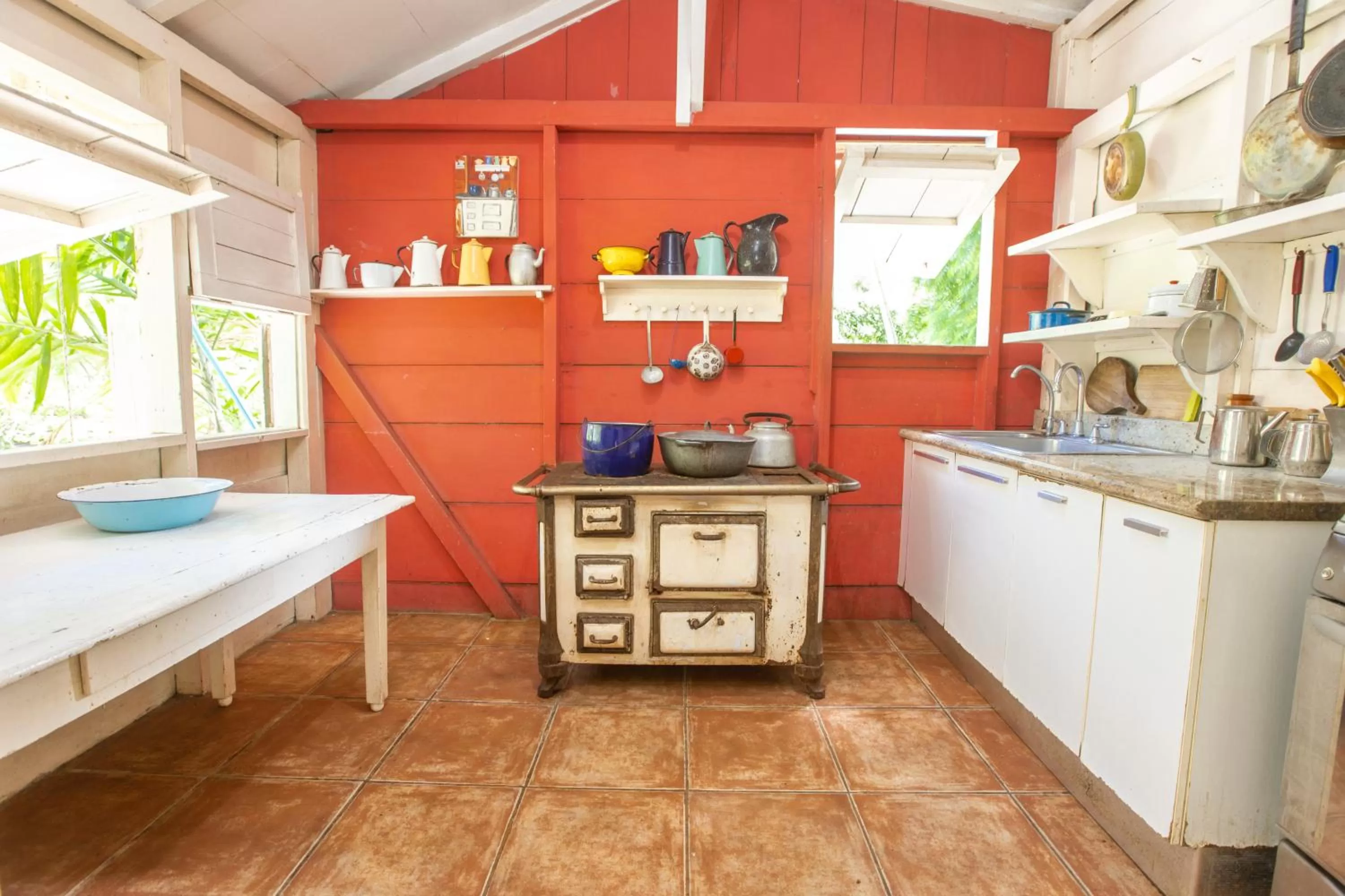 Kitchen/Kitchenette in Looking Good Surf House San Juan del Sur