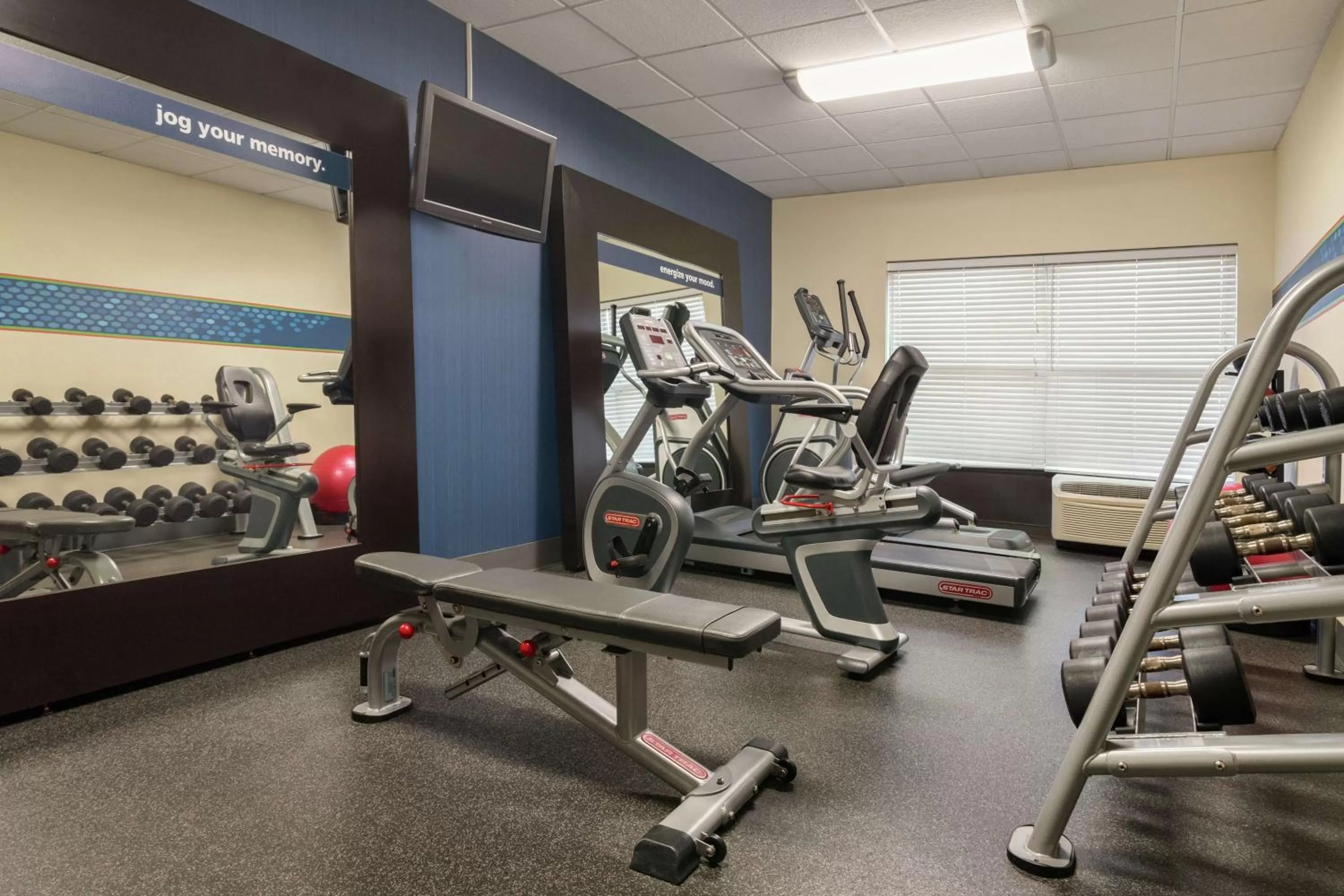Fitness centre/facilities in Hampton Inn Birmingham-Trussville