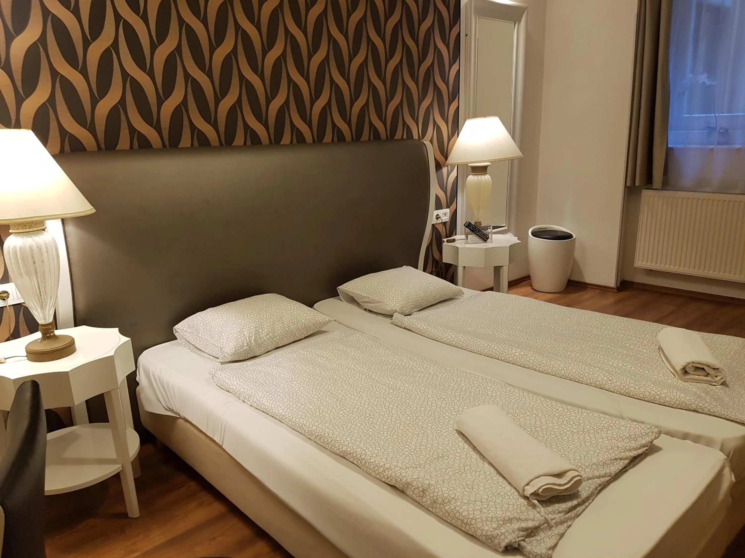 Bedroom, Bed in House Octogon