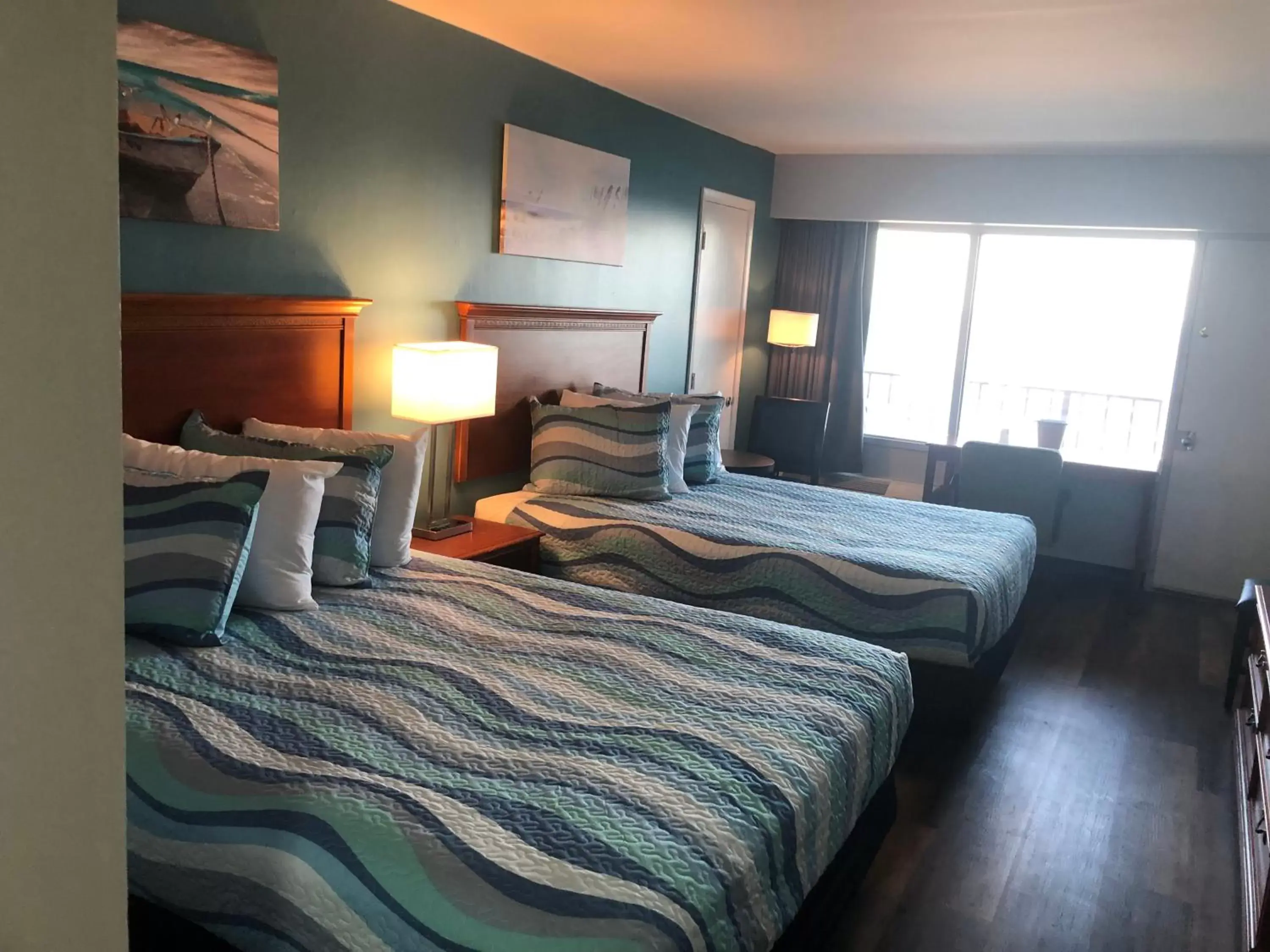 Queen Room with Sea View in Gazebo Inn Oceanfront Queen Room with Sea View in Gazebo Inn Oceanfront