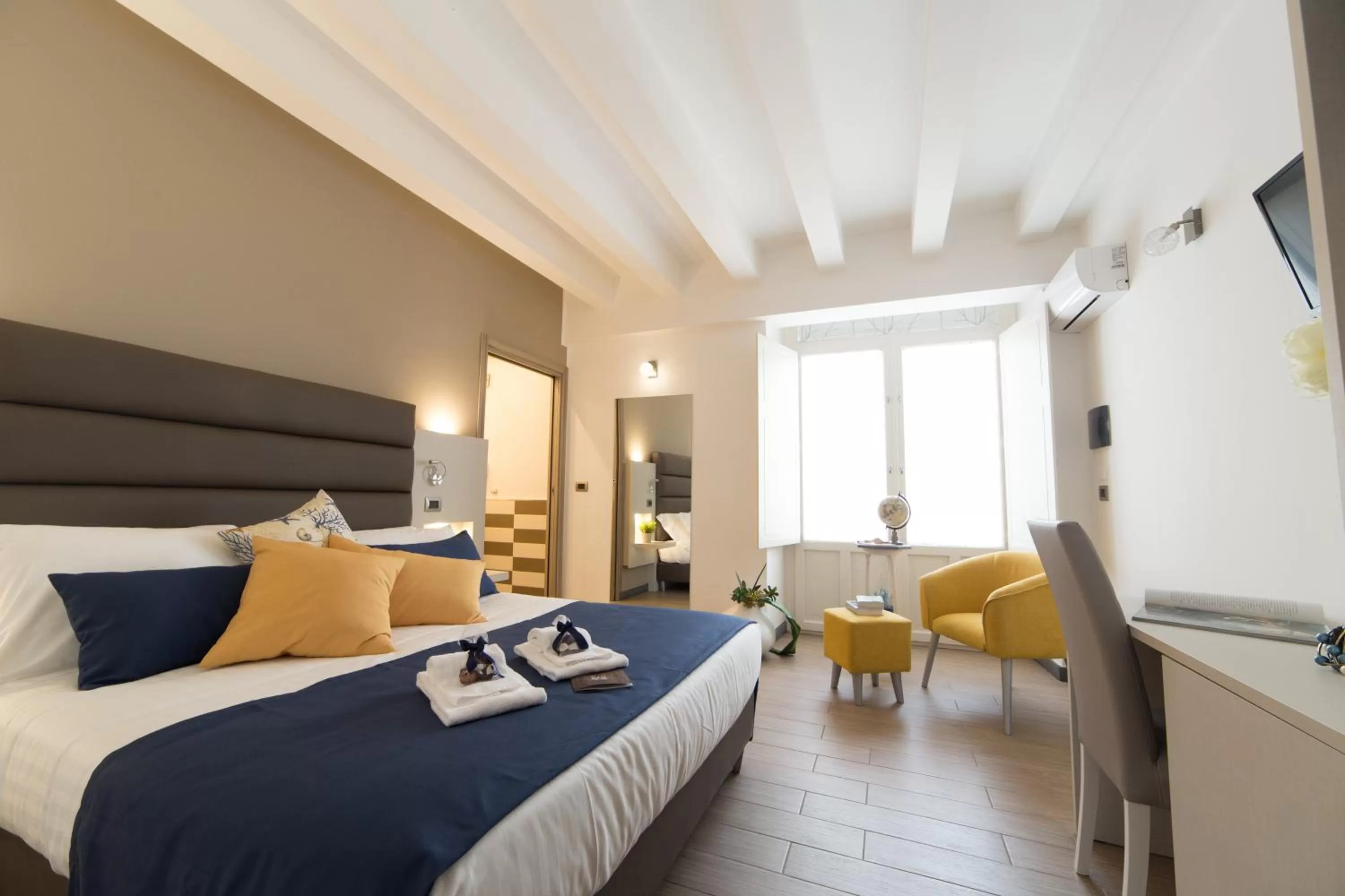 Photo of the whole room, Bed in Palazzo Sisto Exclusive Rooms