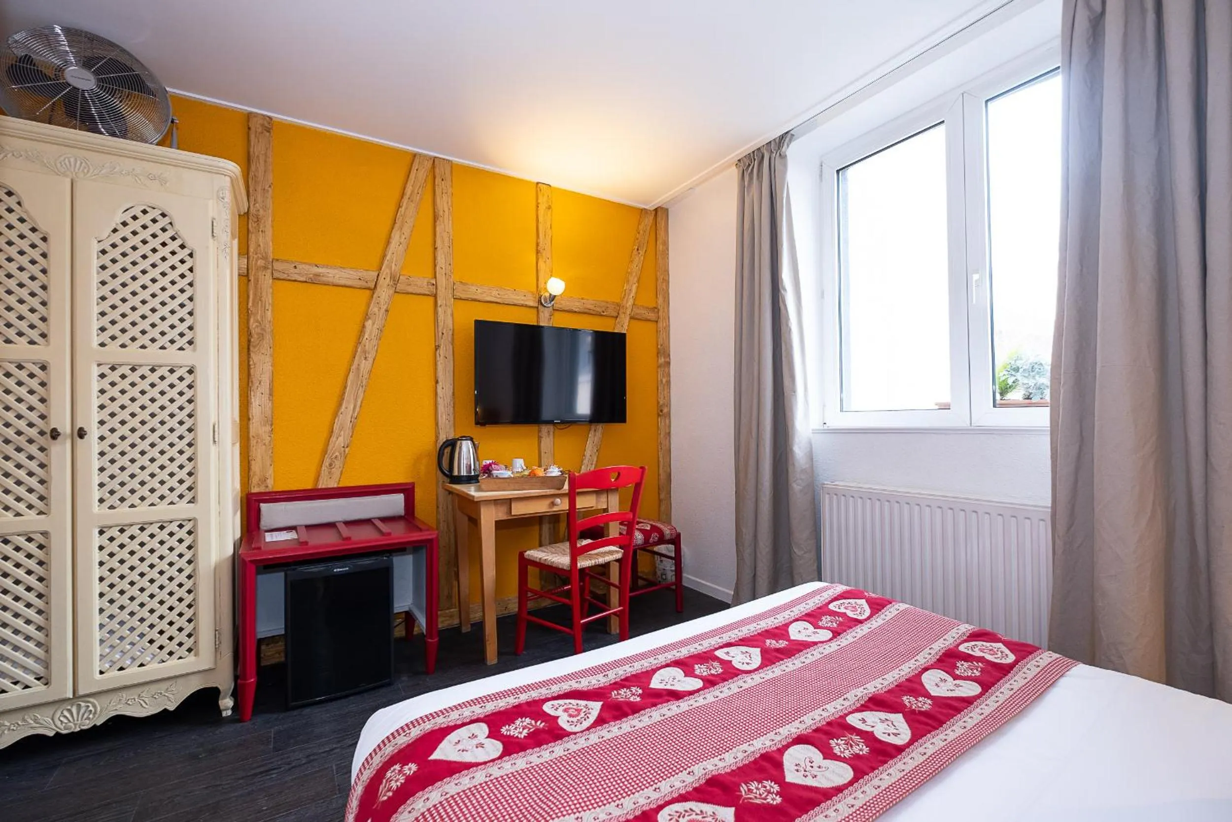 Bed in The Originals City Hotel de l Ange Guebwiller