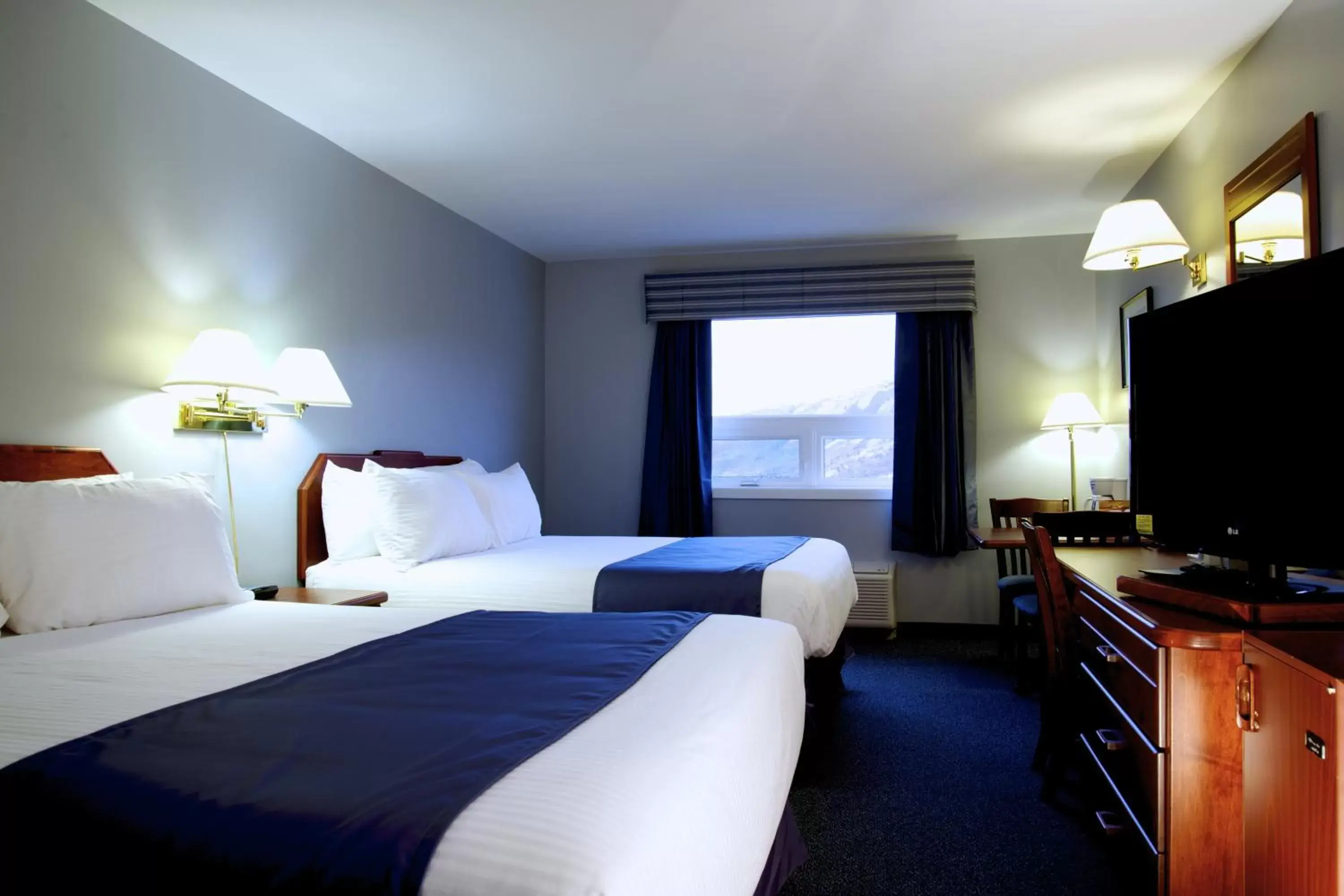 Deluxe Queen Room in St Christopher's Hotel Deluxe Queen Room in St Christopher's Hotel