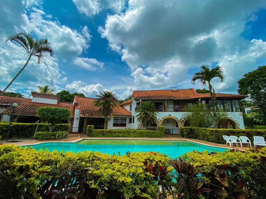 Swimming Pool in Hotel Chalet El Castillo by Majuva
