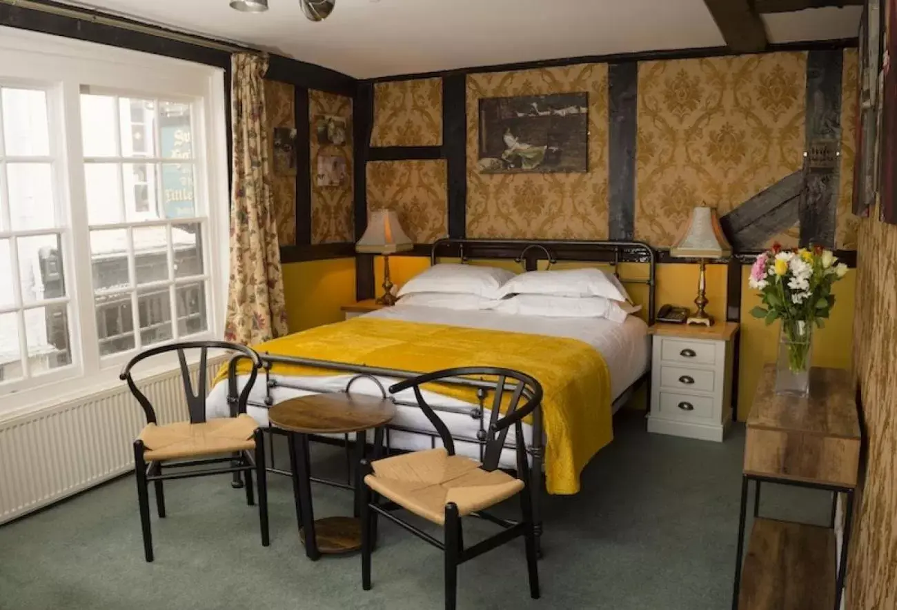 Deluxe King Room in The Sun Hotel Deluxe King Room in The Sun Hotel