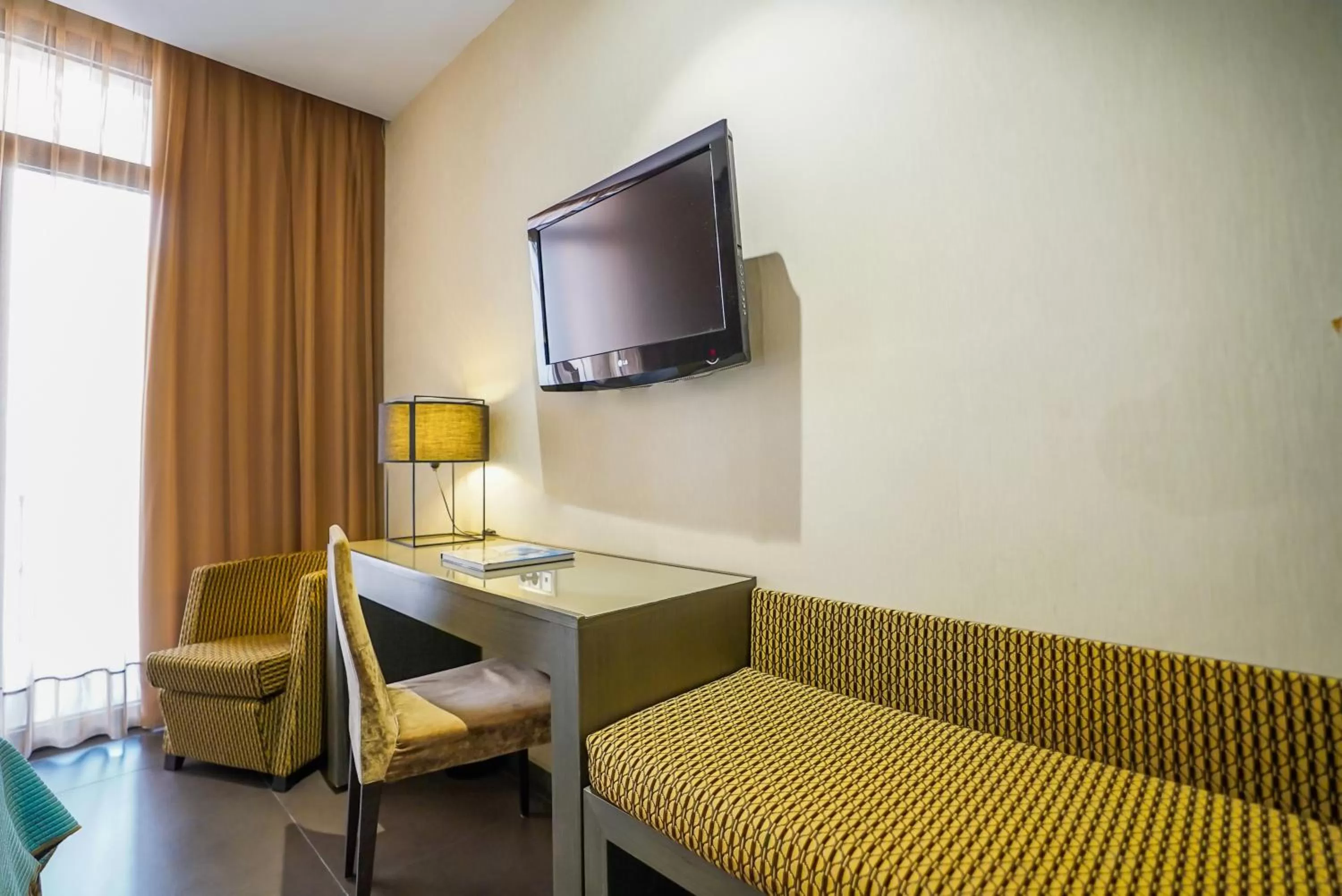 TV and multimedia in Hotel Constanza