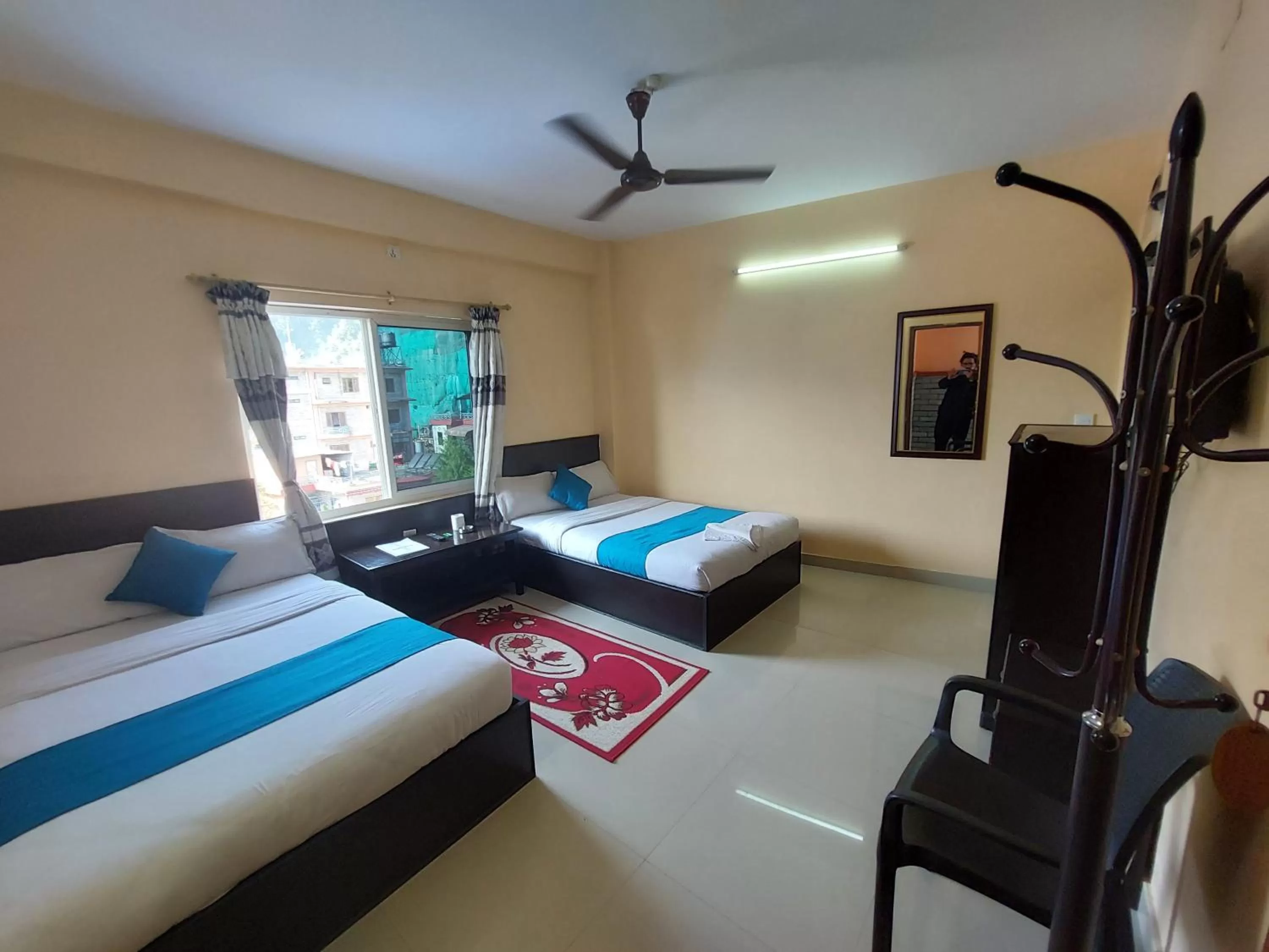 Communal lounge/ TV room, Bed in Golden Lake
