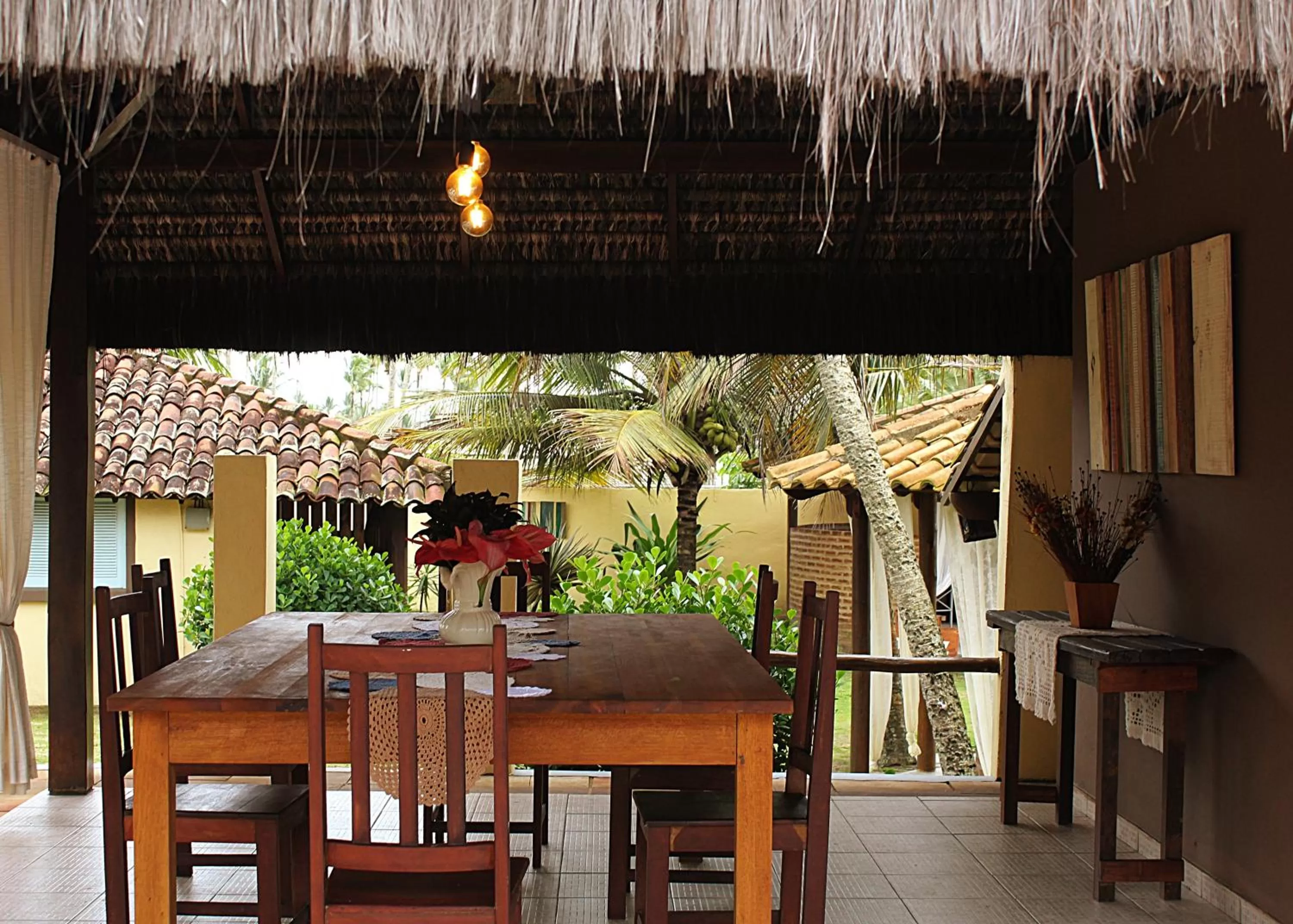 Restaurant/places to eat in Pousada dos Hibiscus