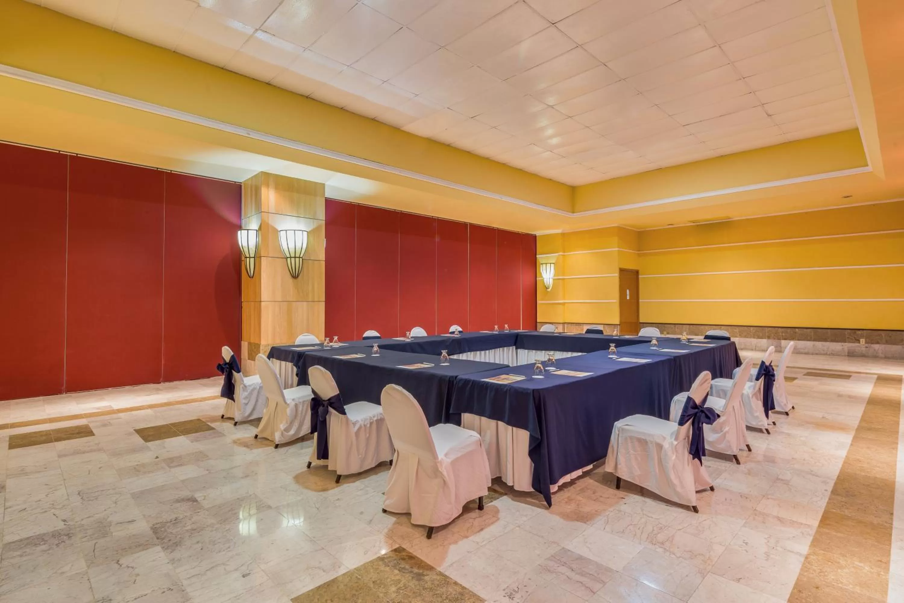 Meeting/conference room in Copacabana Beach Hotel Acapulco