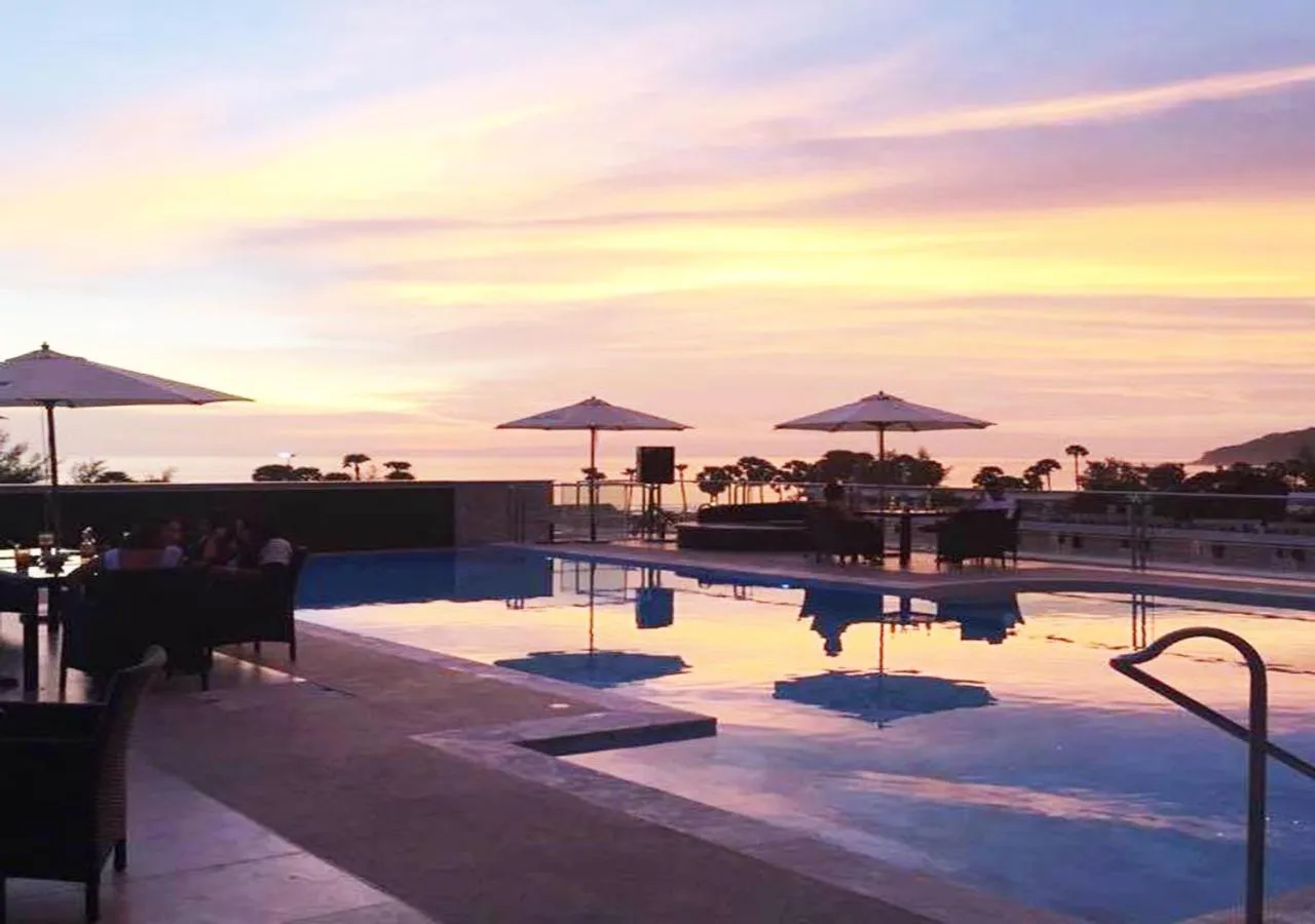 Swimming pool in Grand Sunset Hotel Phuket