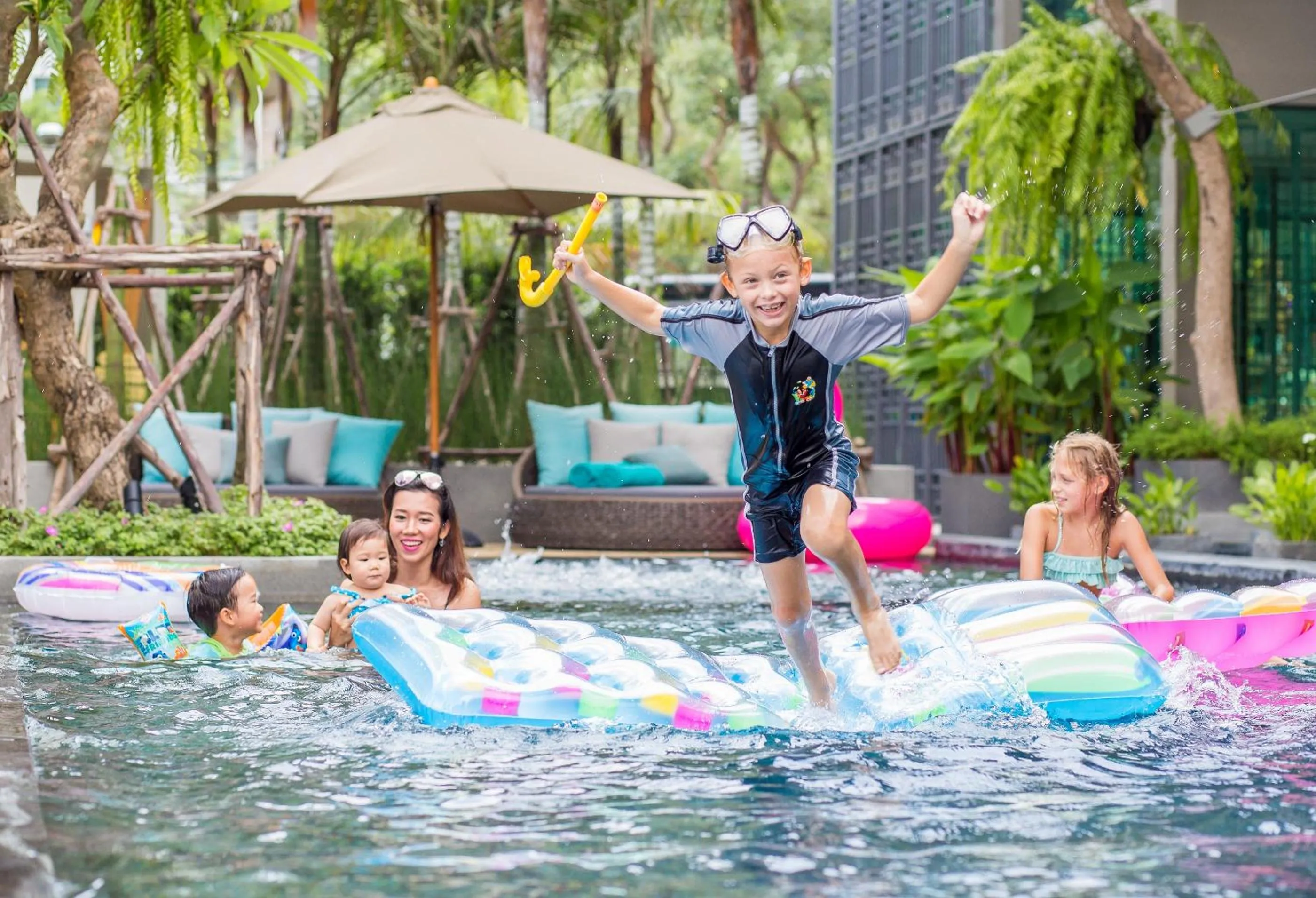 Swimming Pool in MAI HOUSE Patong Hill