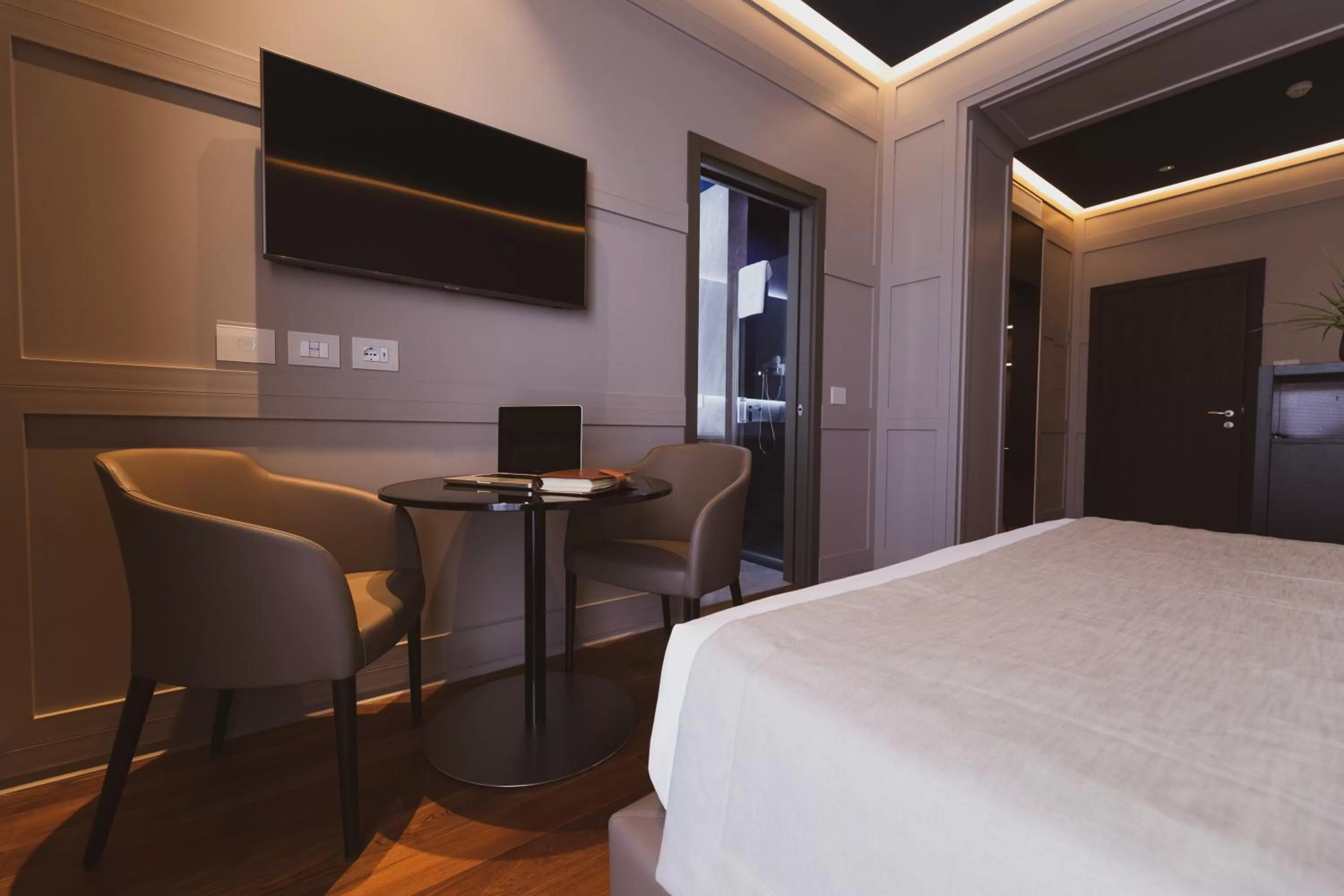 Living room, Bed in Callistos Hotel & Spa