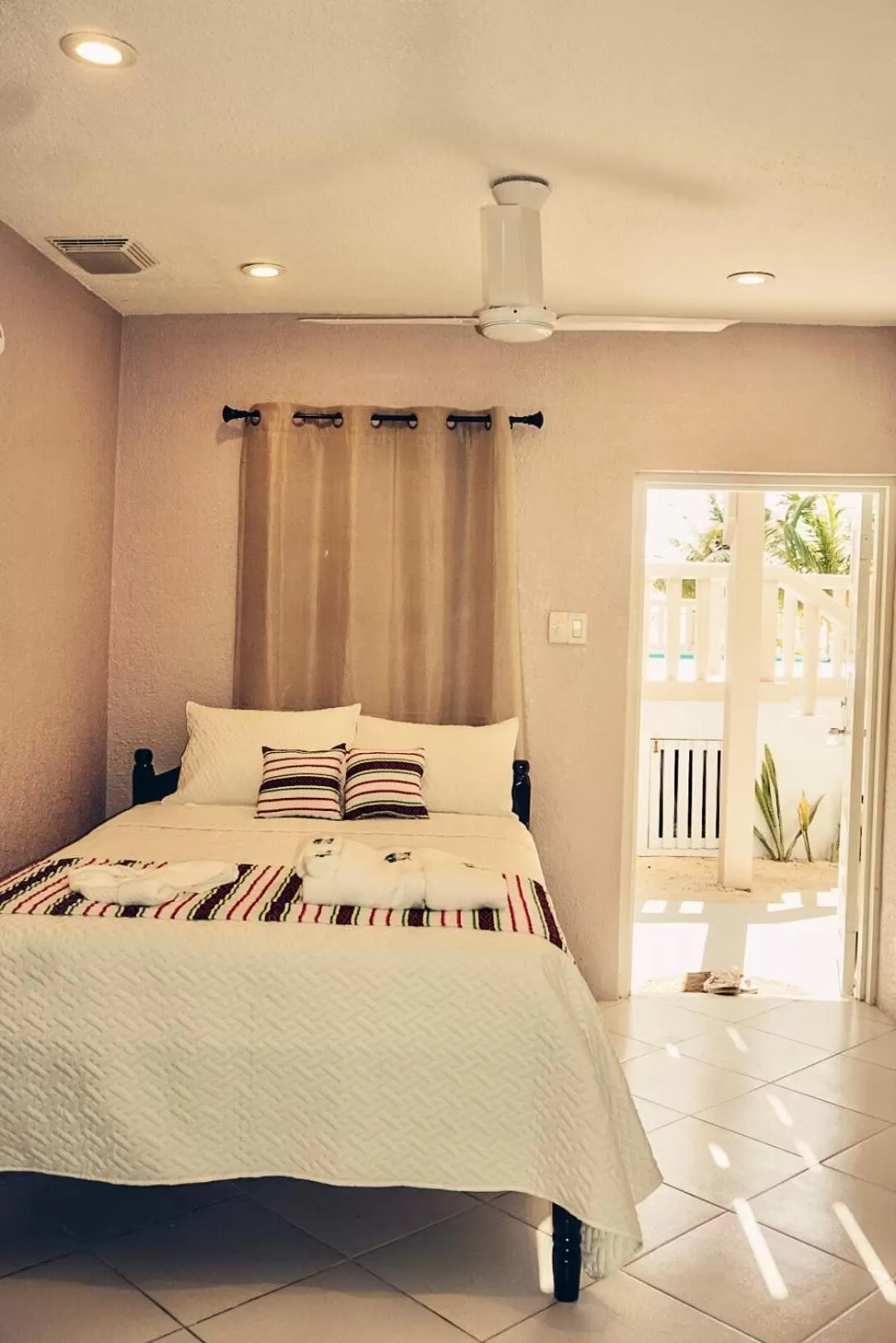 Bed in La Isla Resort