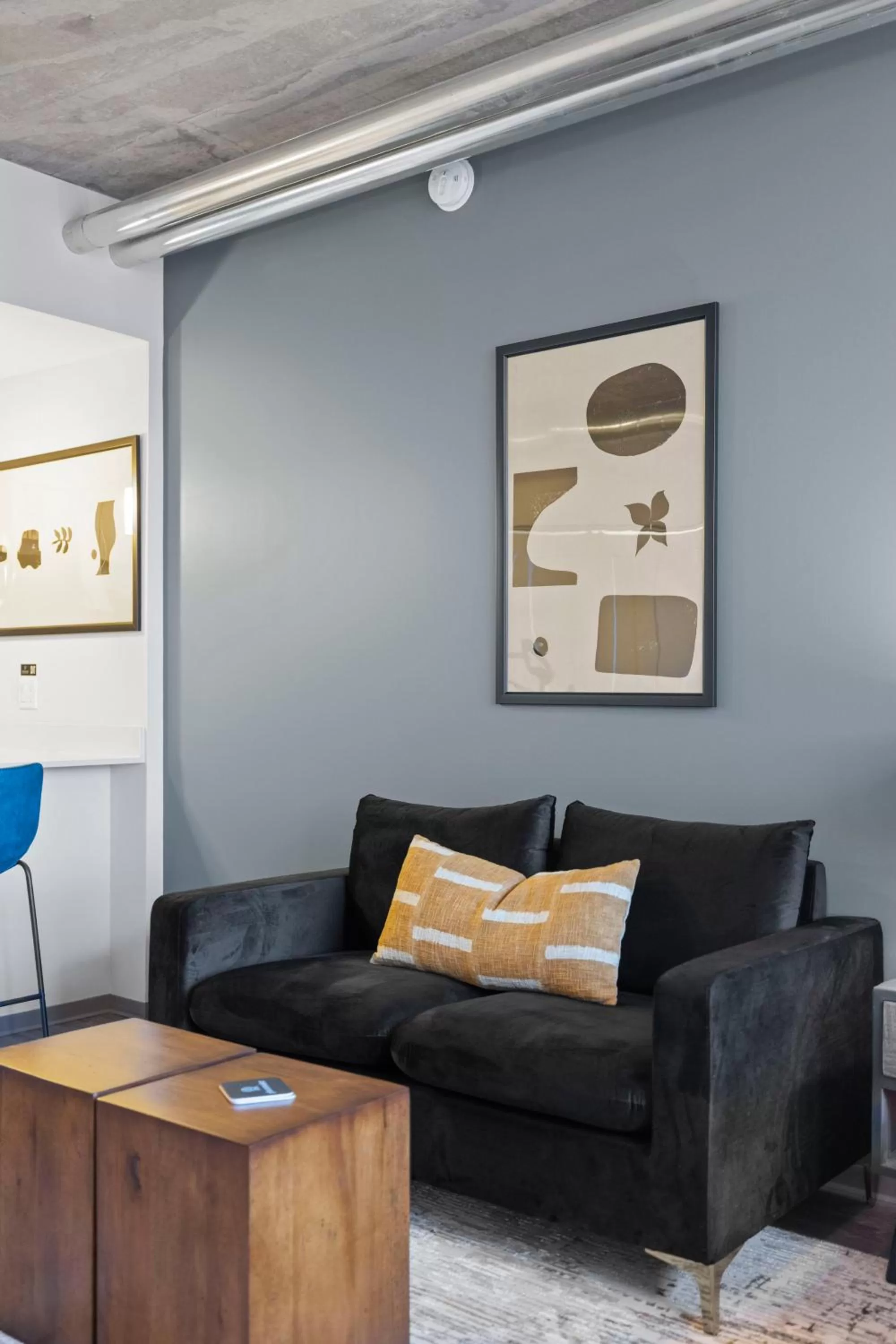 Living room in Placemakr Premier SoBro