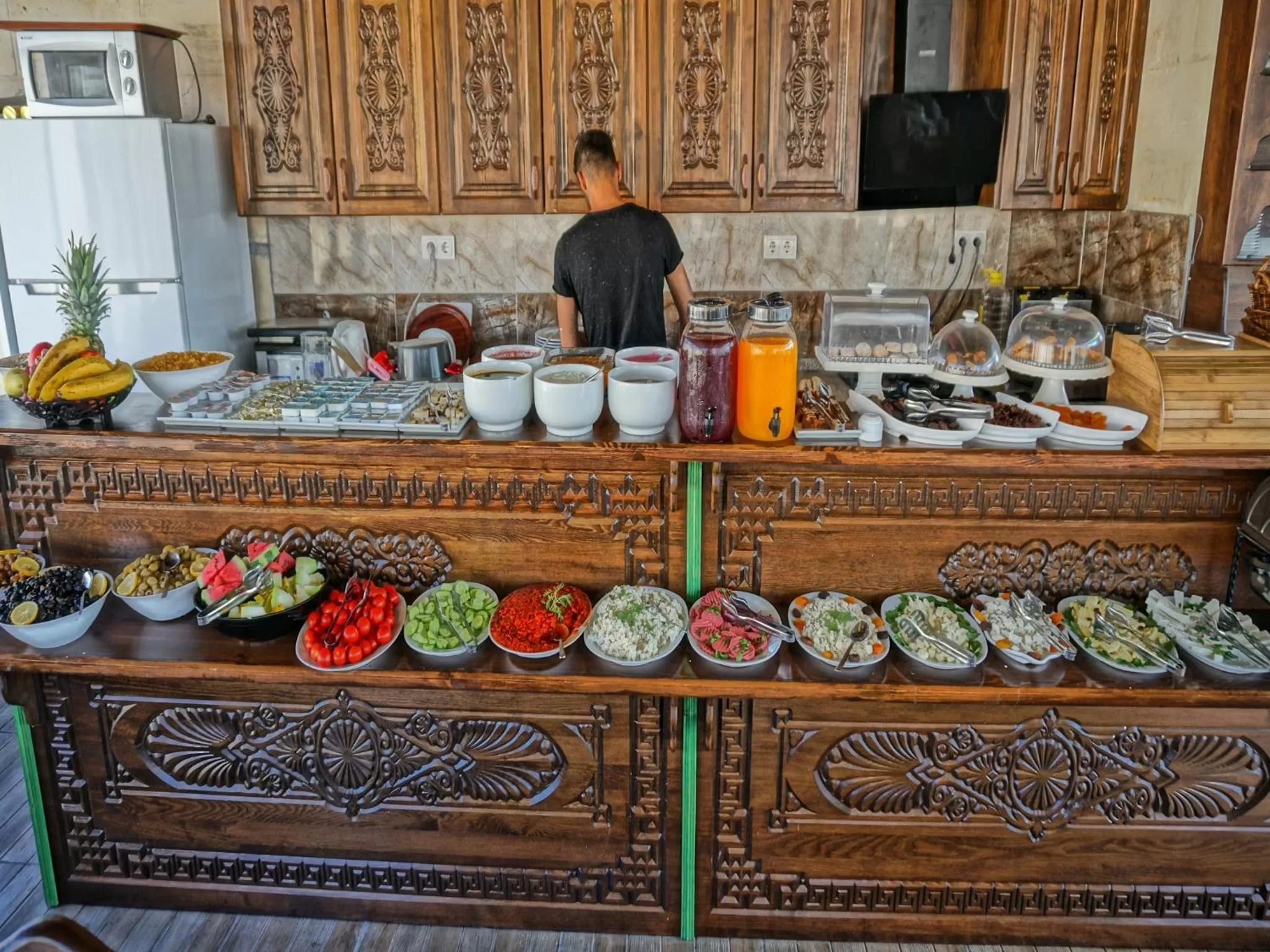 Food in Milat Cave Hotel