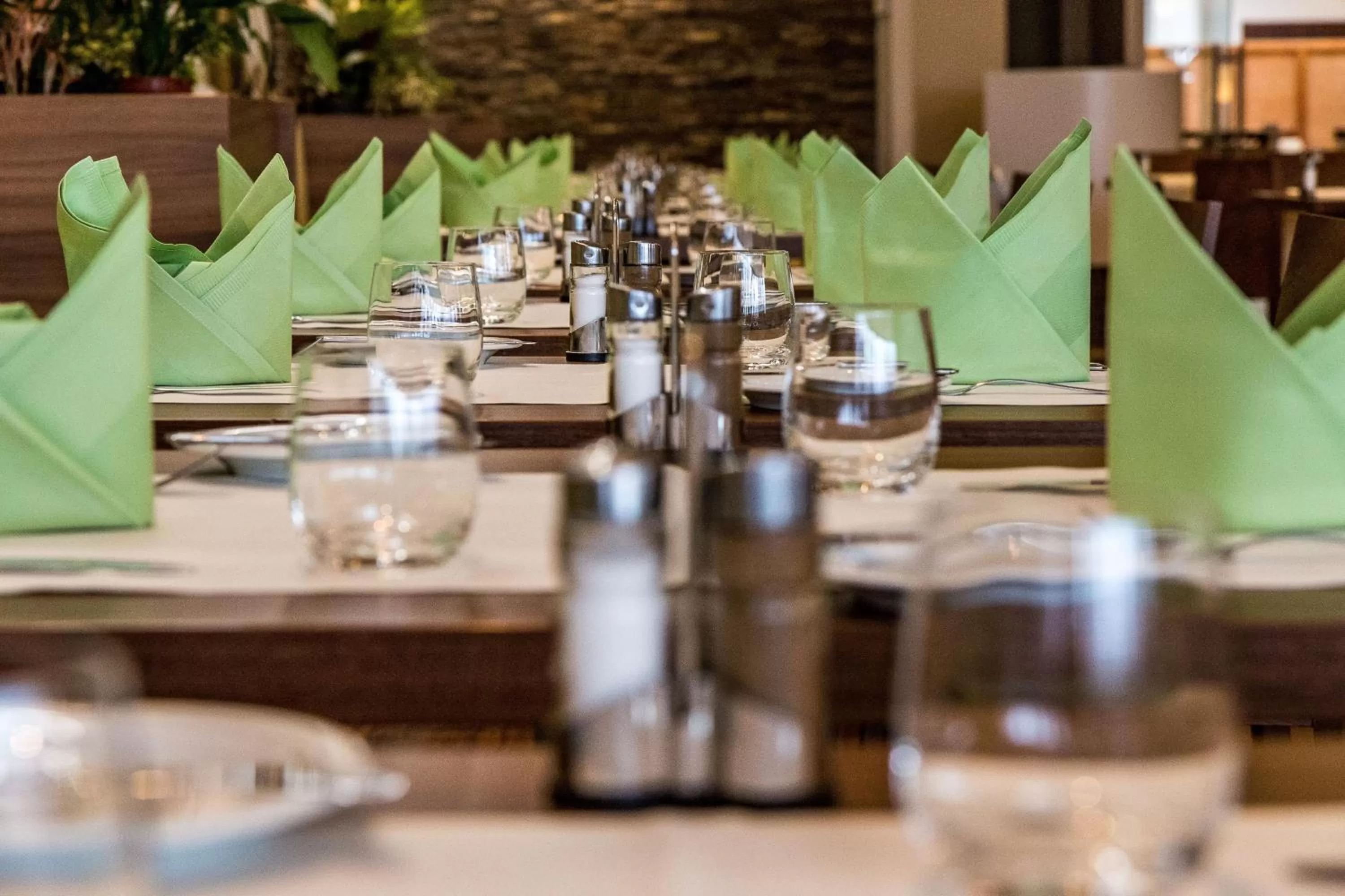 Restaurant/places to eat in Holiday Inn Budapest-Budaörs by IHG