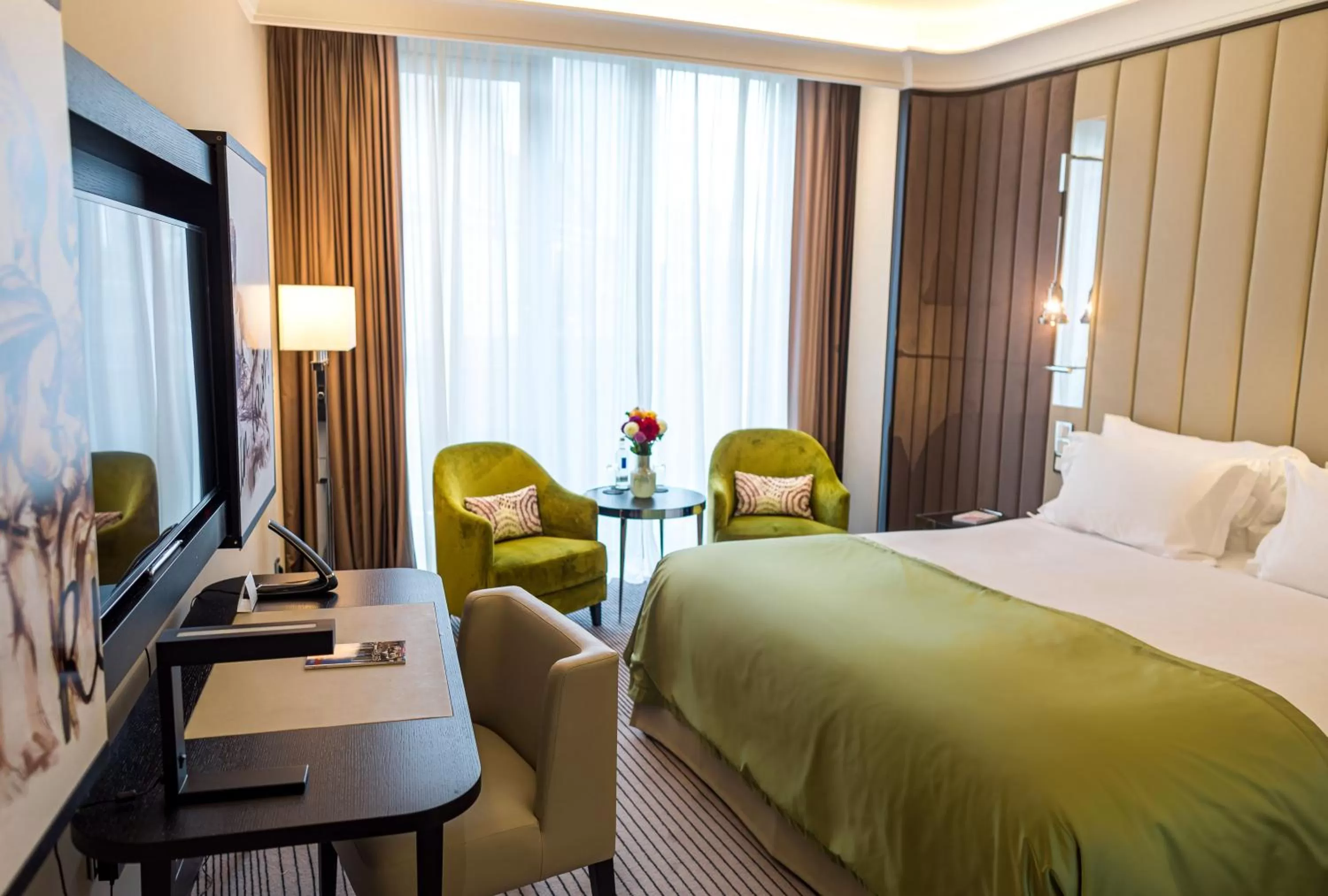 Photo of the whole room, Bed in Sofitel Frankfurt Opera