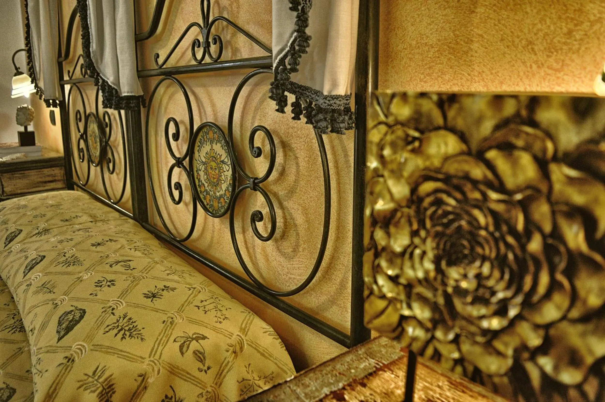 Decorative detail, Bed in Hotel Victoria