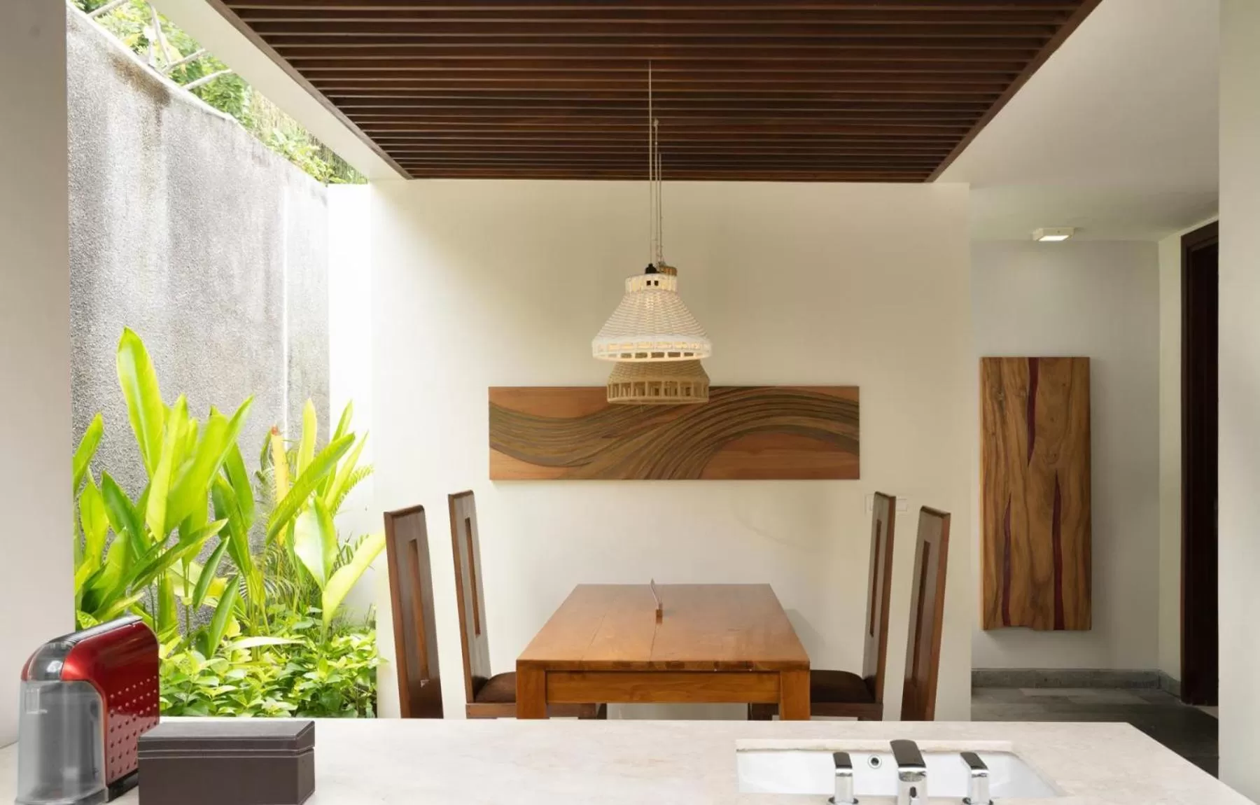 Dining area, Bed in MERUSAKA Nusa Dua