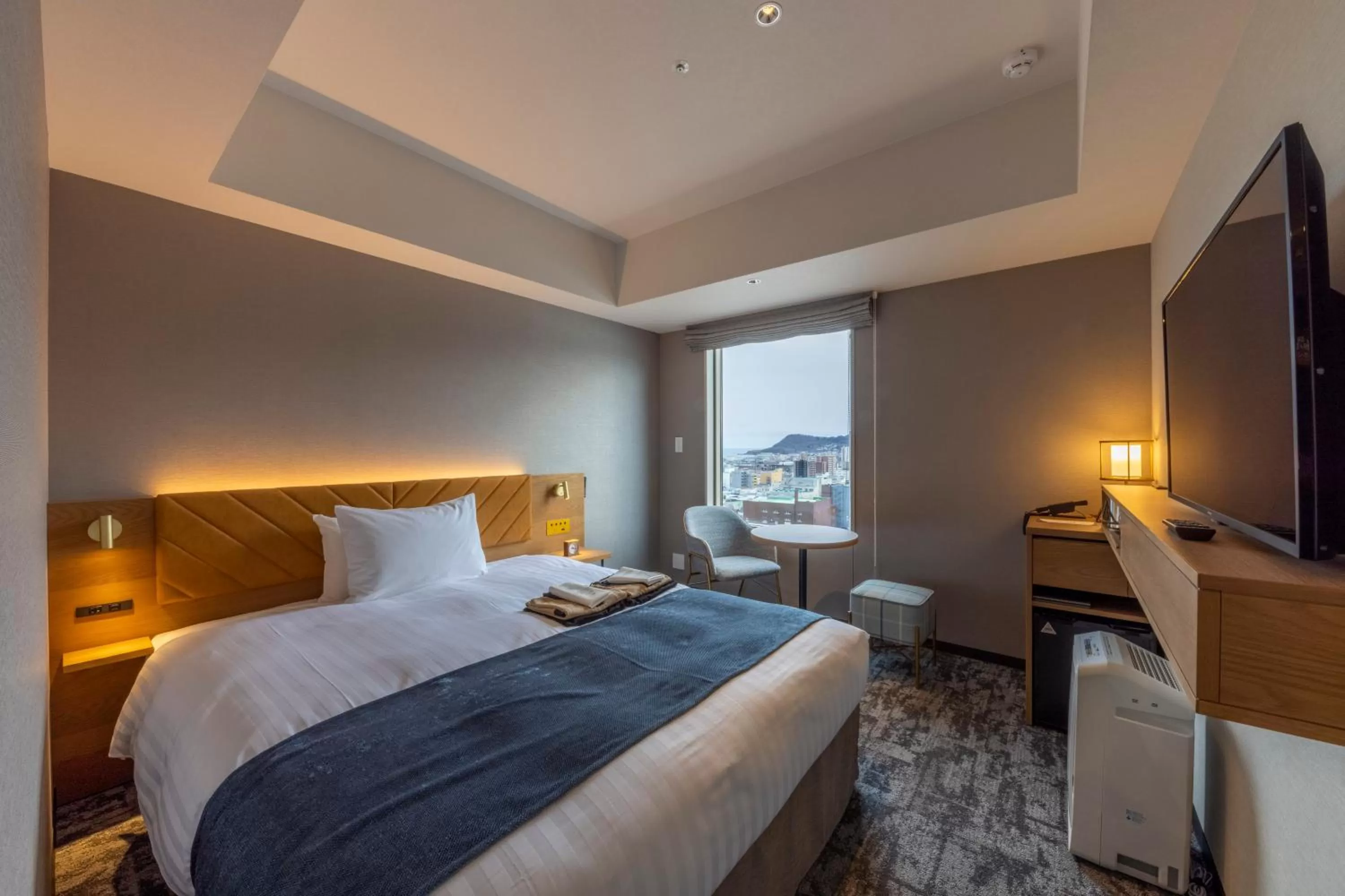 Bed in Tokyu Stay Hakodate Asaichi Akarinoyu