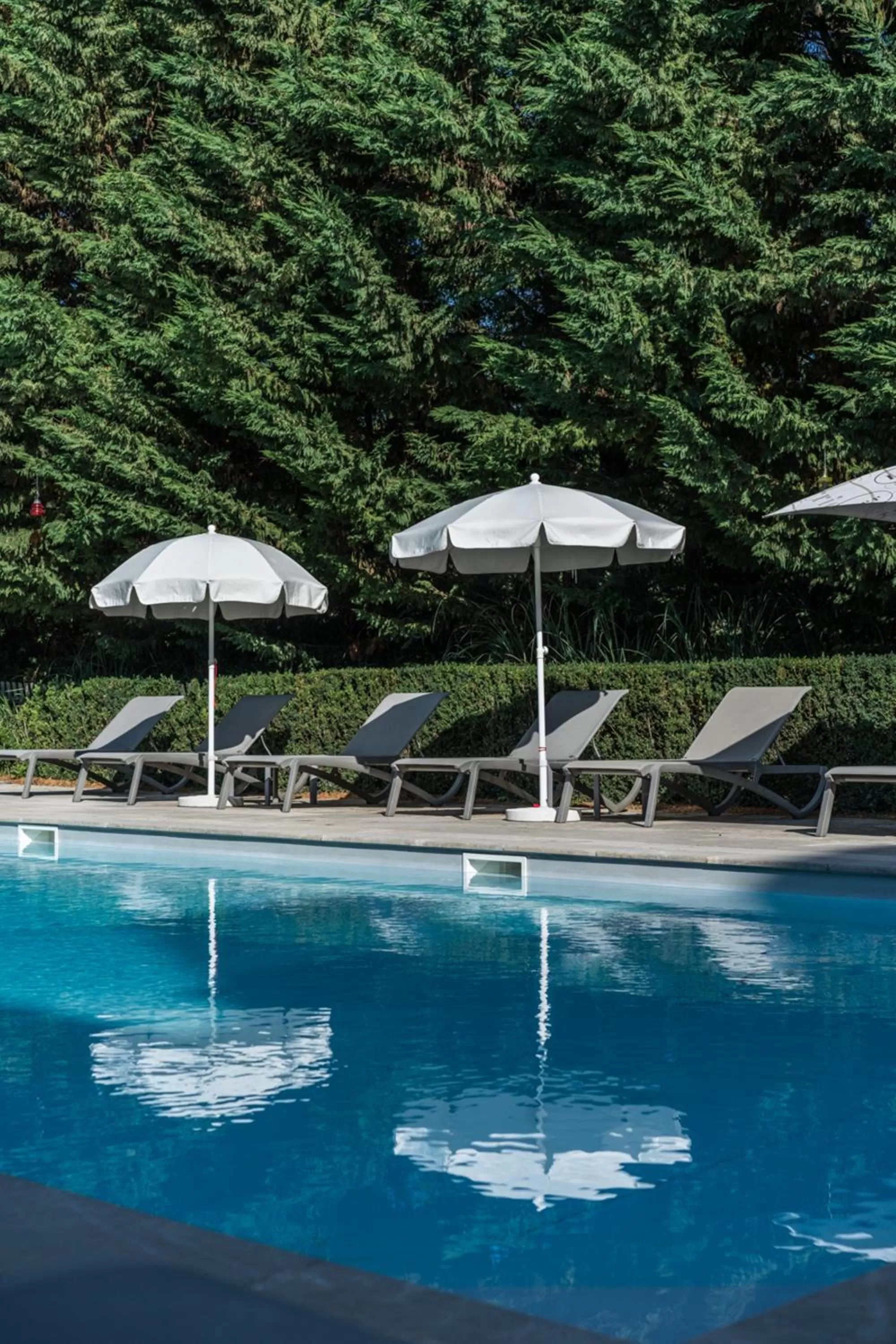 Pool view in Hotel La Barcarolle