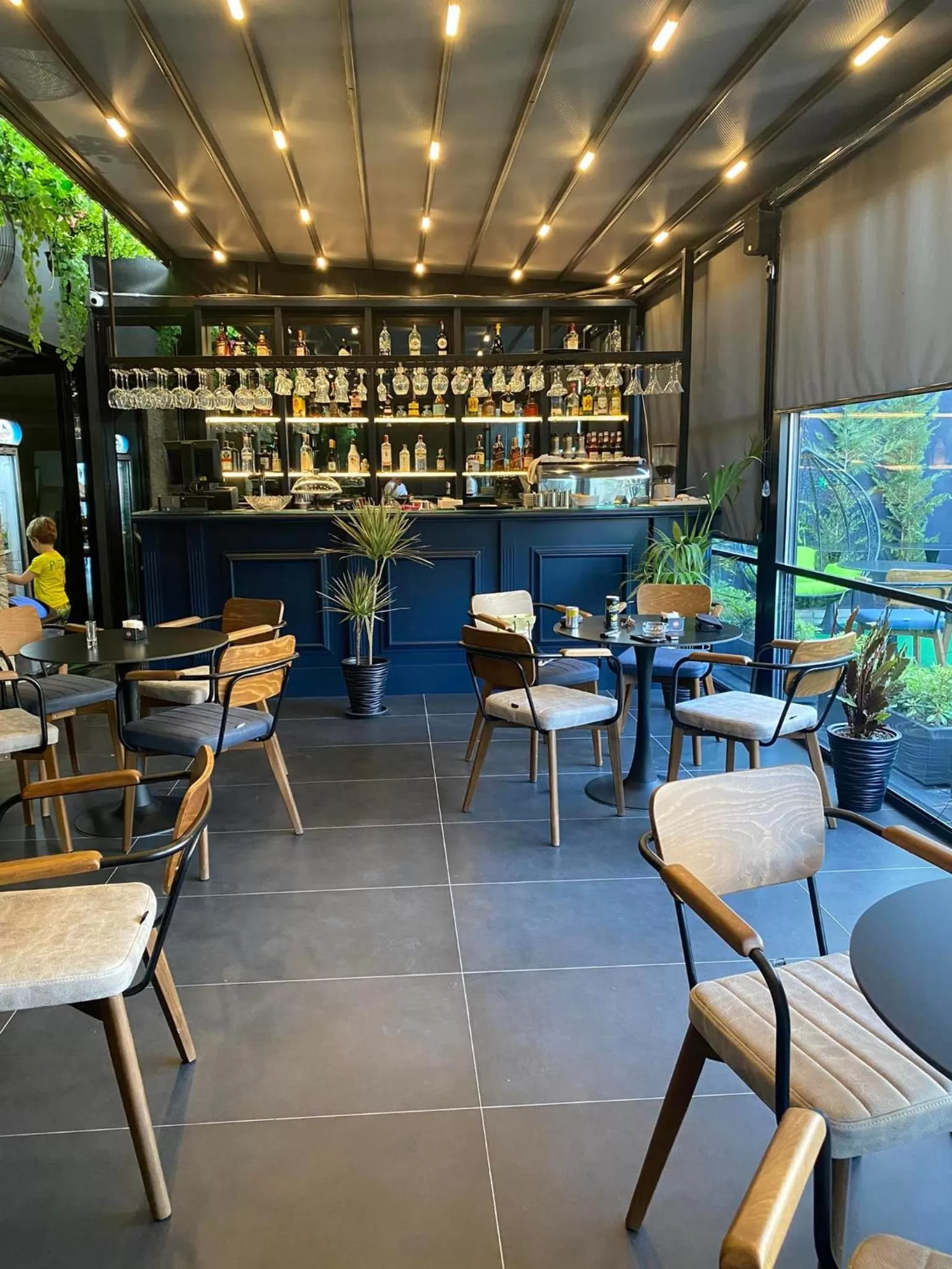 Restaurant/places to eat, Lounge/Bar in 313 Villa City Center Hotel