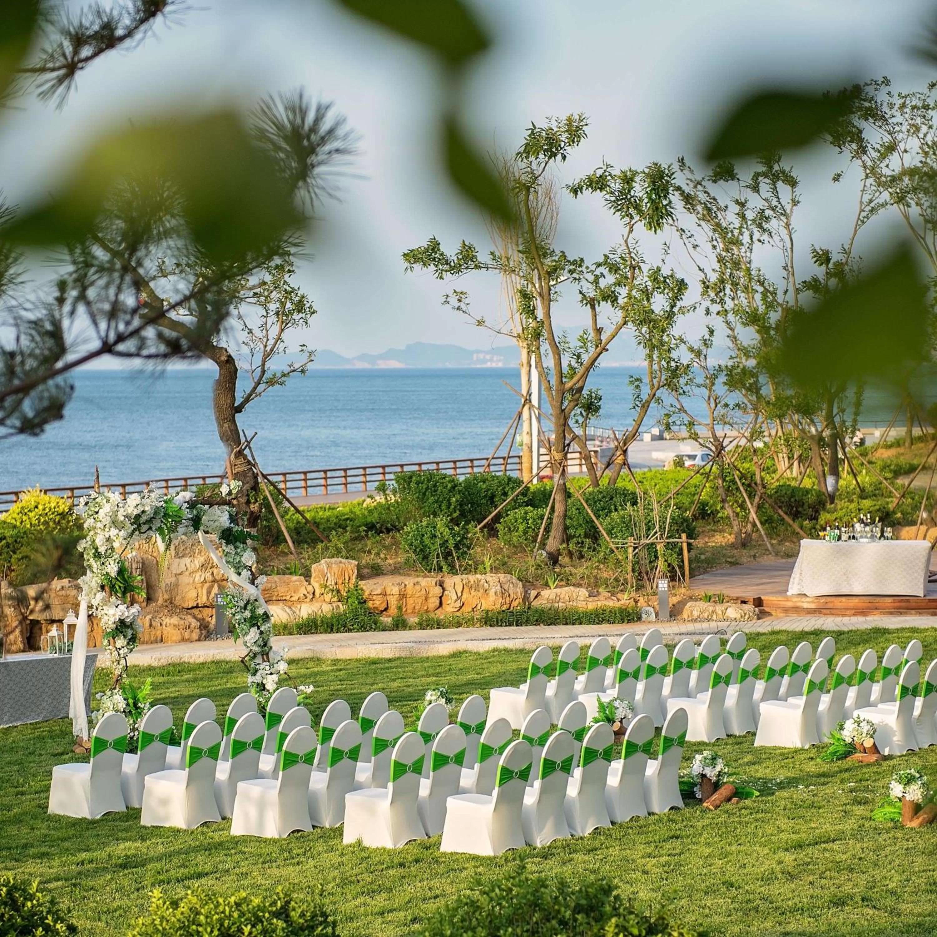 Meeting/conference room in Hilton Yantai Golden Coast