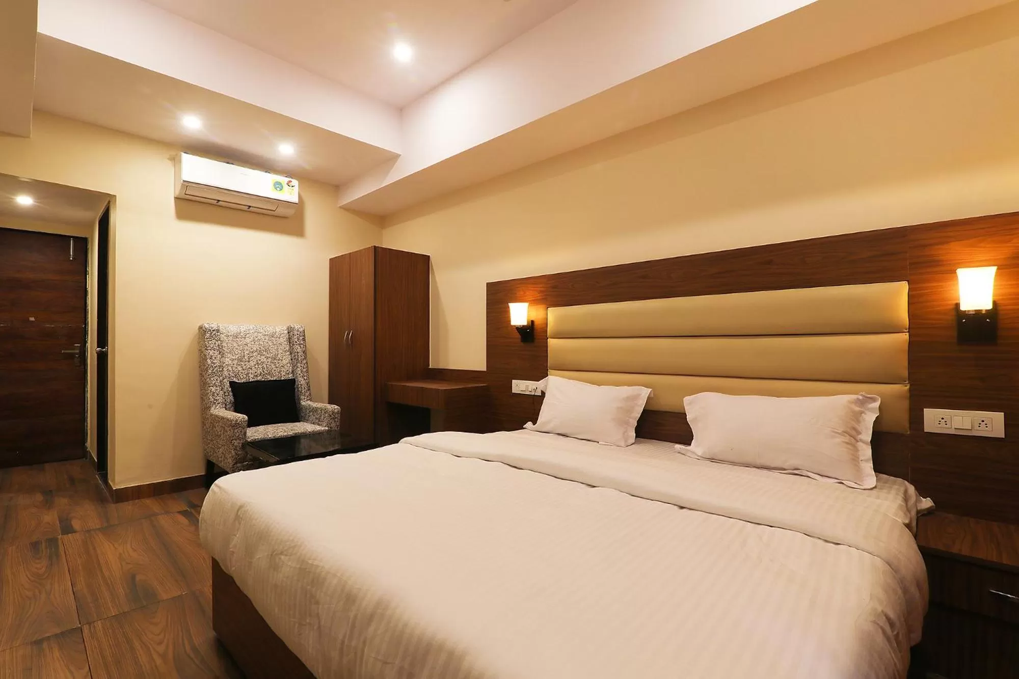 Bed in FabHotel Blueark