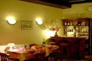 Restaurant/places to eat in Hotel Florida