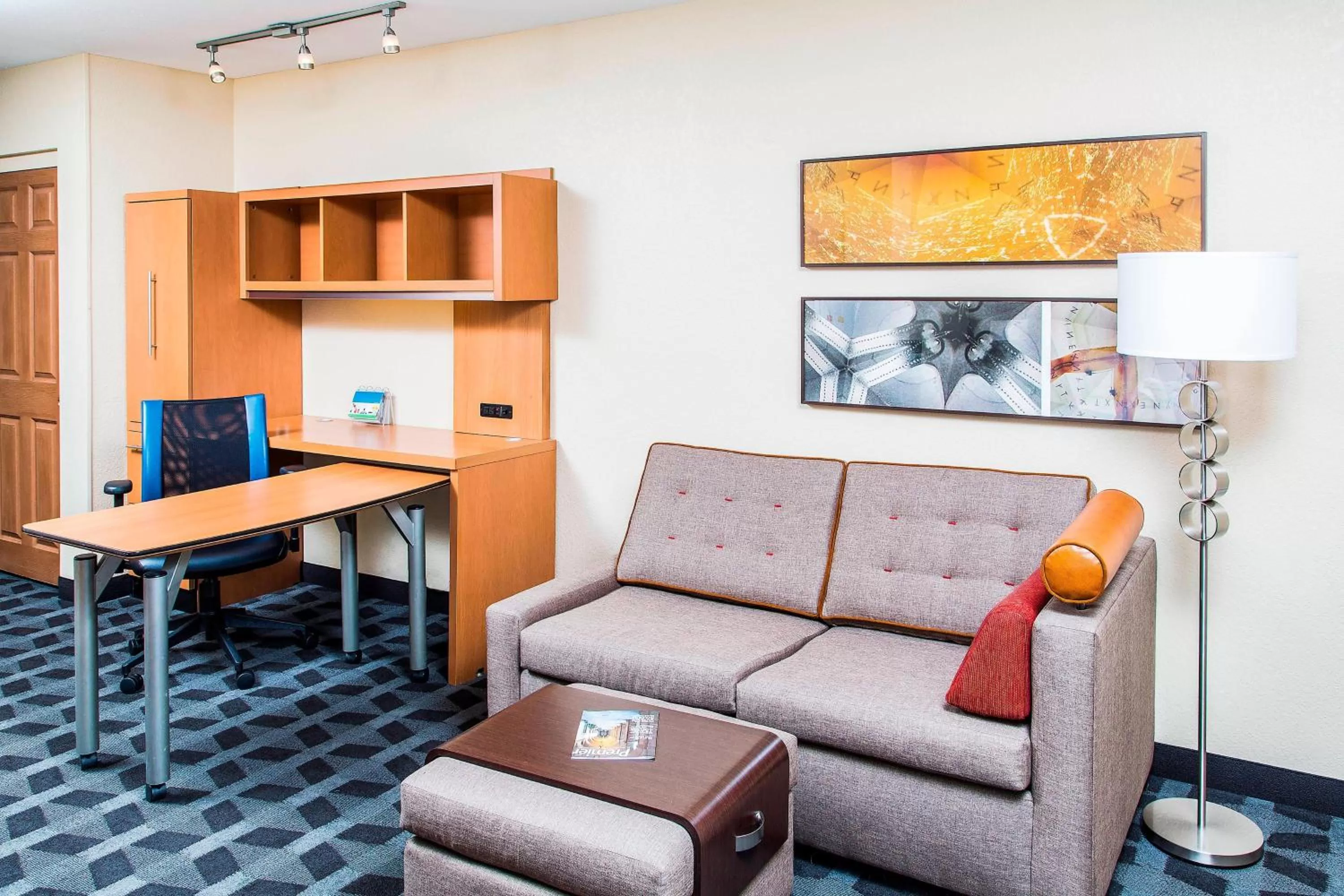 Queen Studio with Sofa Bed and Transfer Shower - Mobility and Hearing Accessible in TownePlace Suites by Marriott Anaheim Maingate Near Angel Stadium