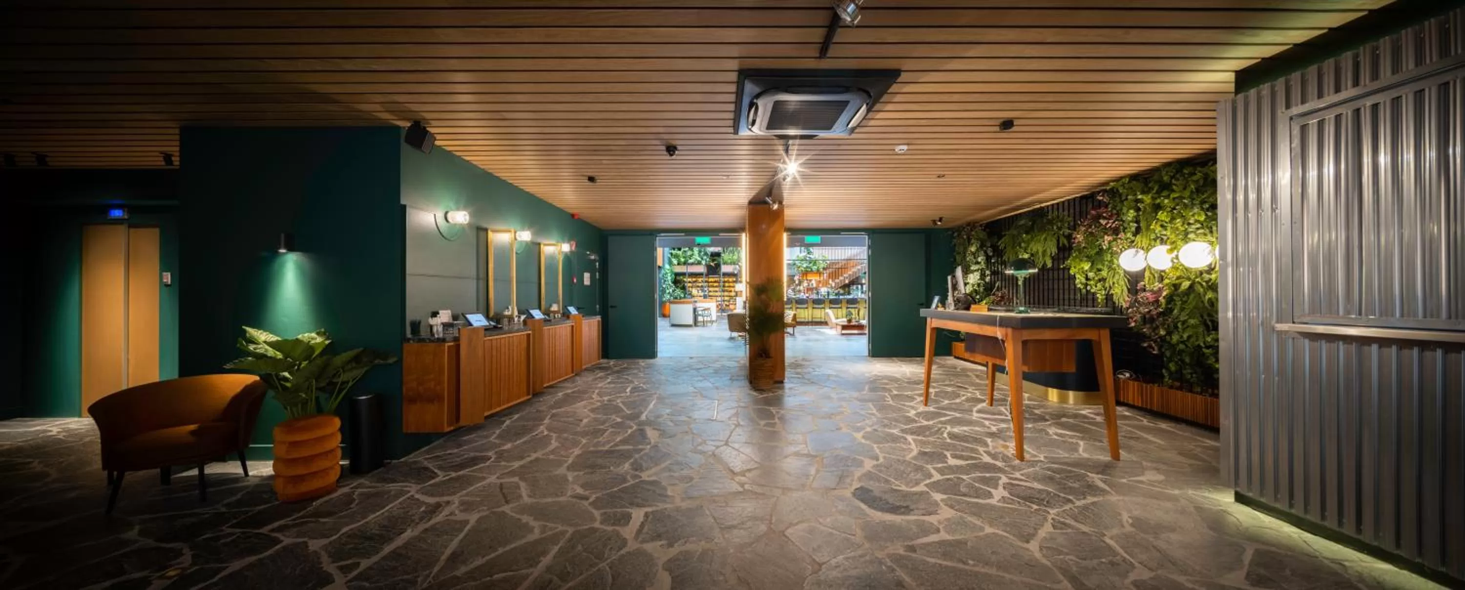 Lobby or reception in Yalo Urban Boutique Hotel Gent