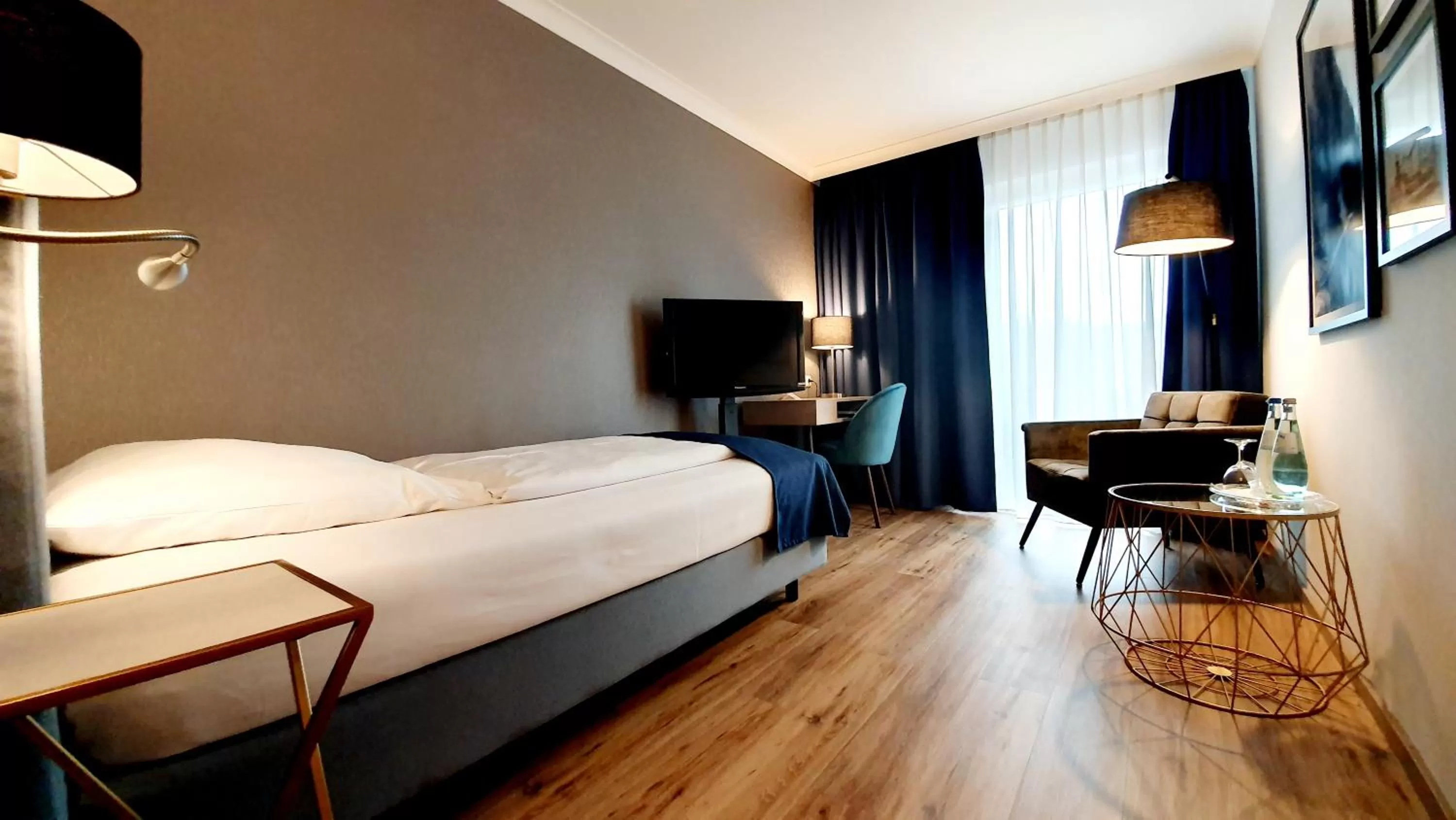 Photo of the whole room, Bed in Hotel Räucherhansl