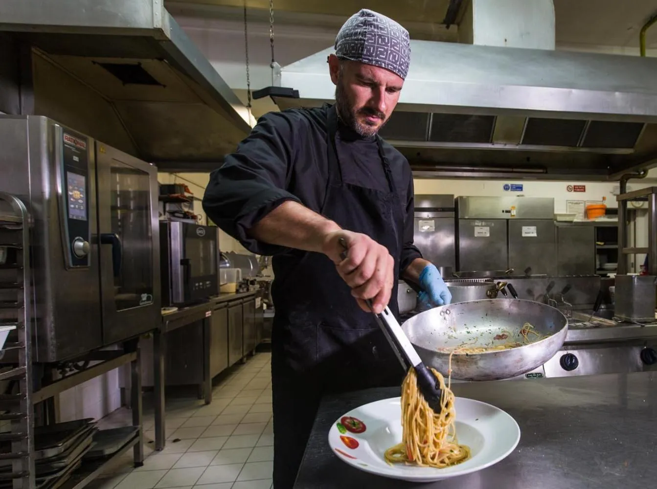 Kitchen or kitchenette in Hotel International