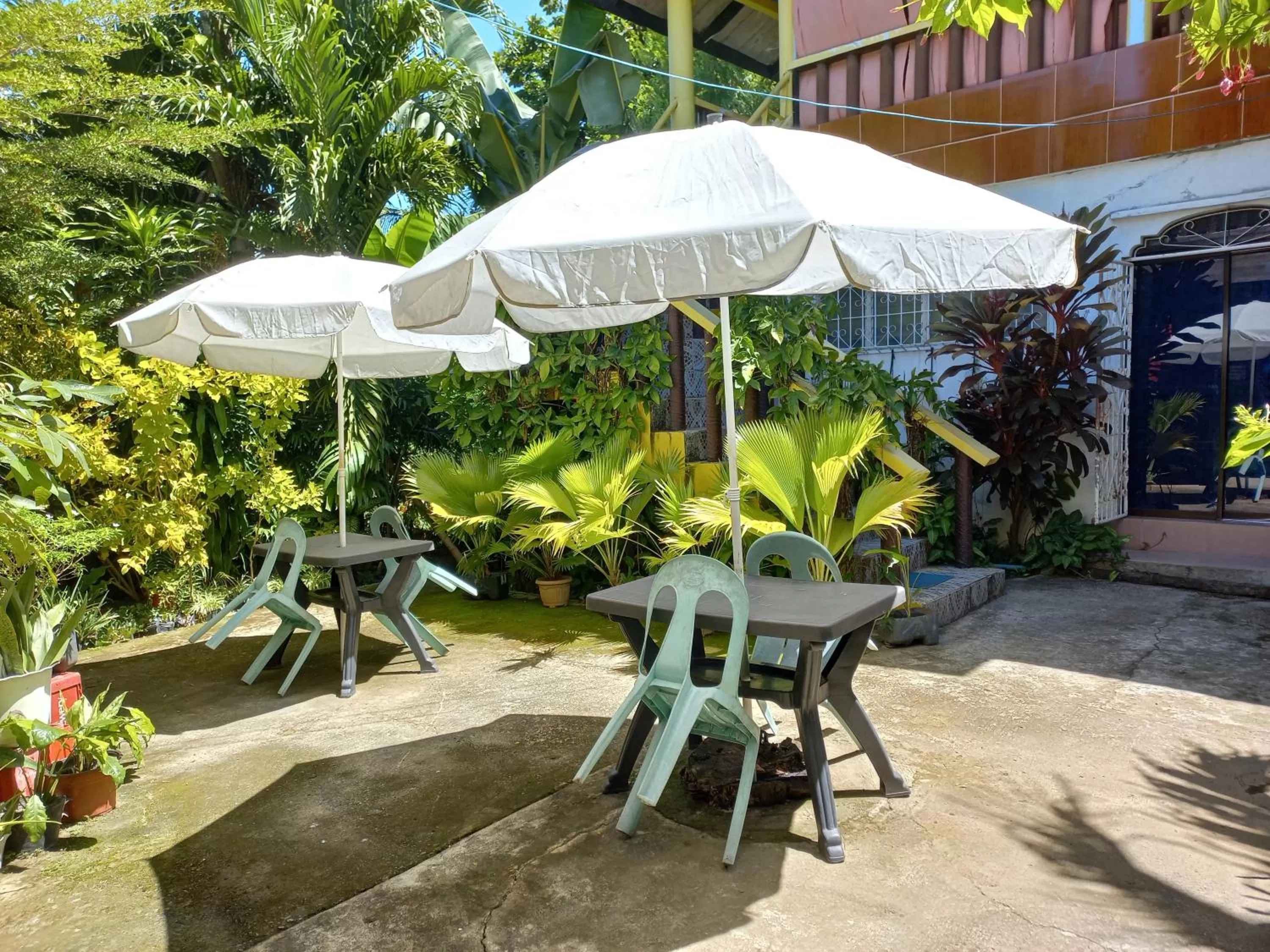 Day in Chateau De Aow