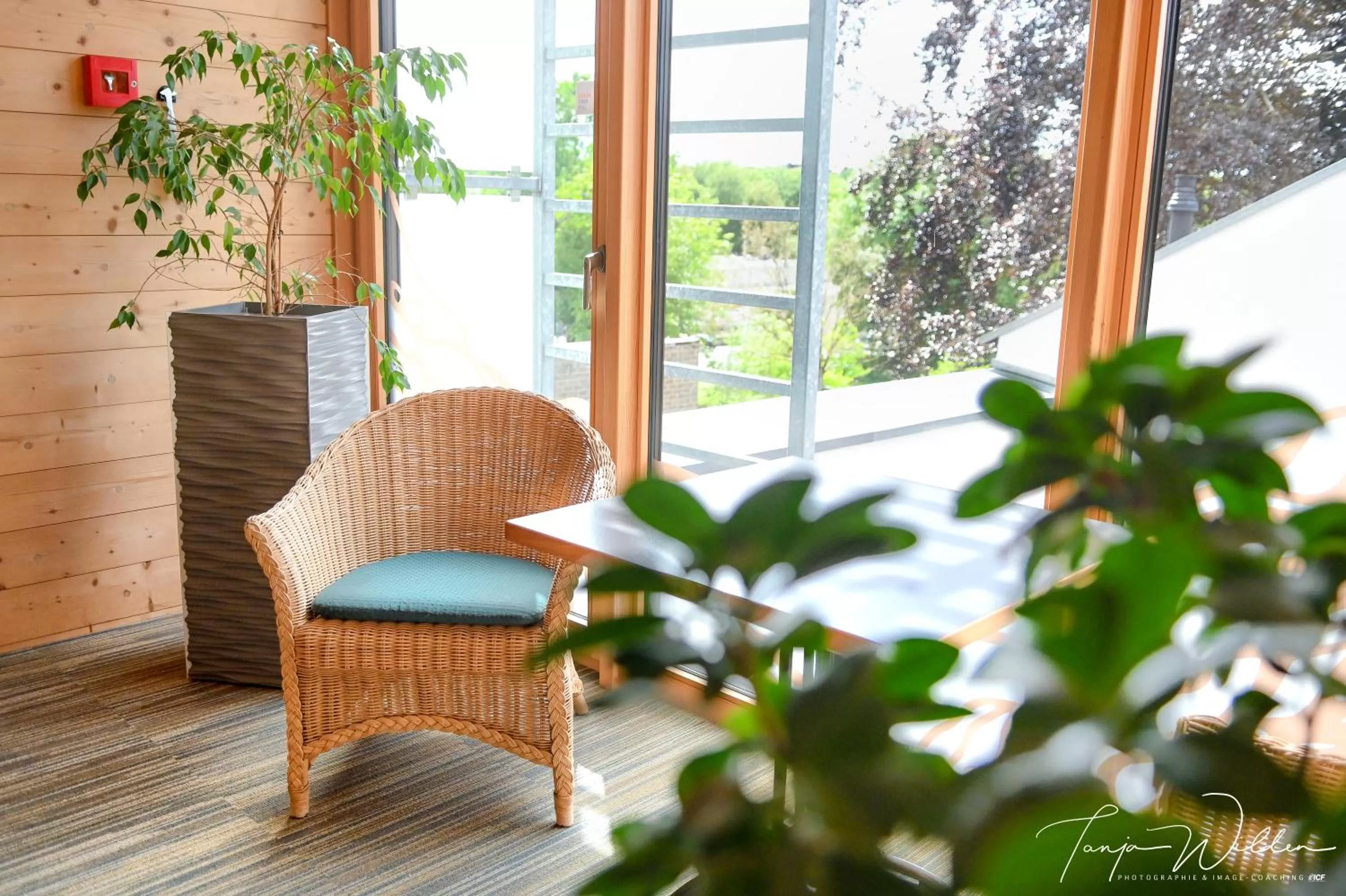 Seating area in Sleepwood Hotel