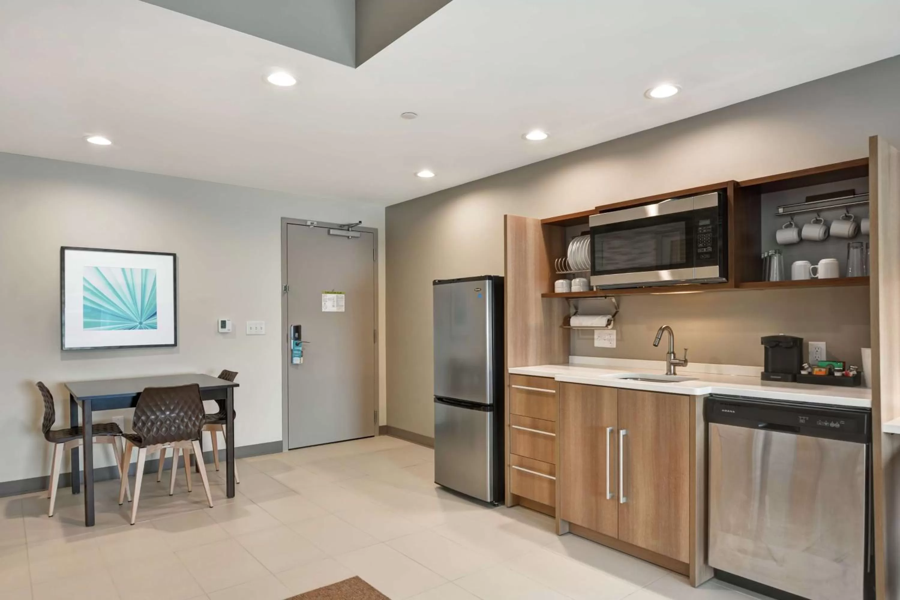 Kitchen or kitchenette in Home2 Suites By Hilton Charlotte Piper Glen