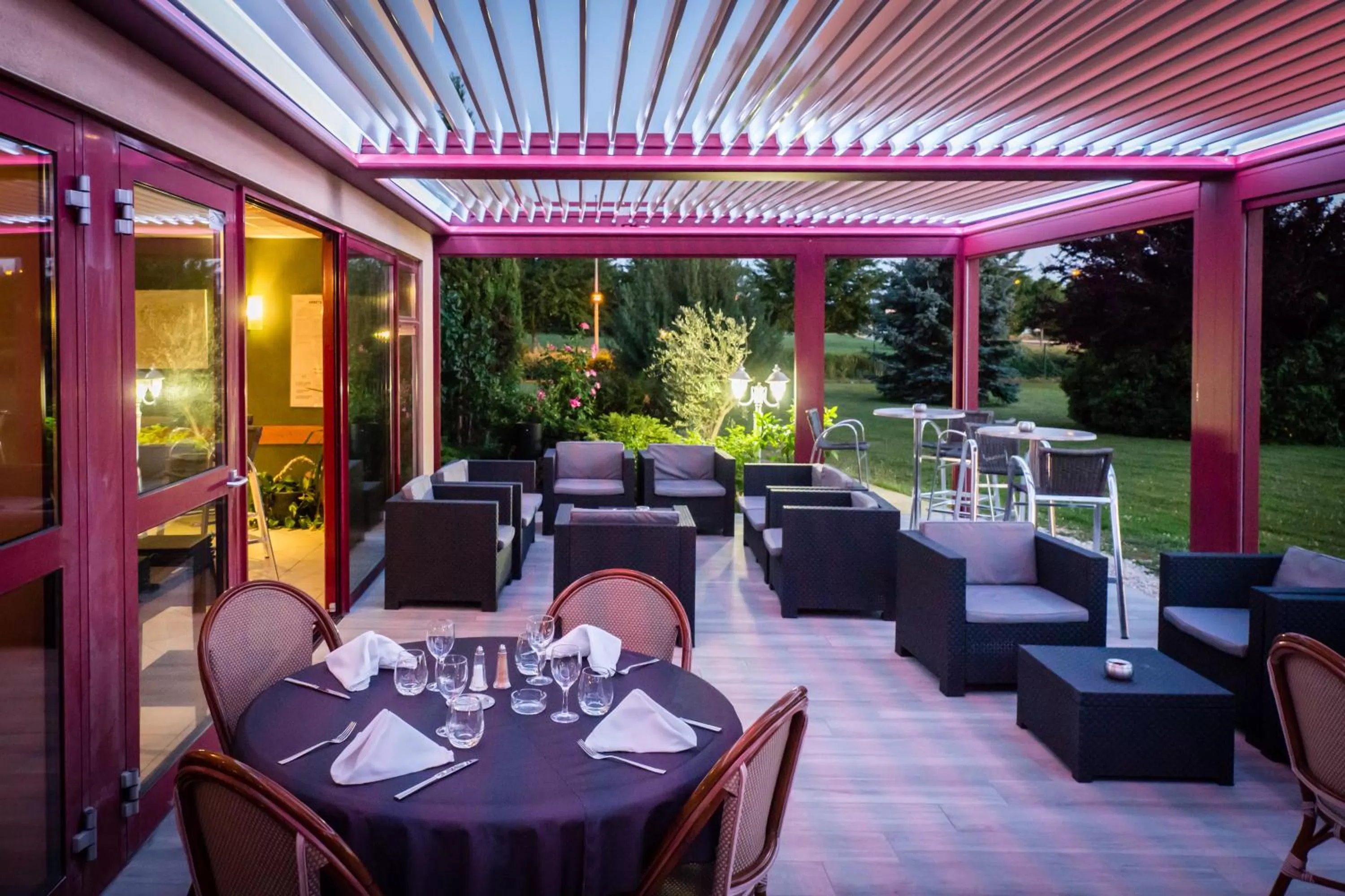 Patio in Hotel Ambotel