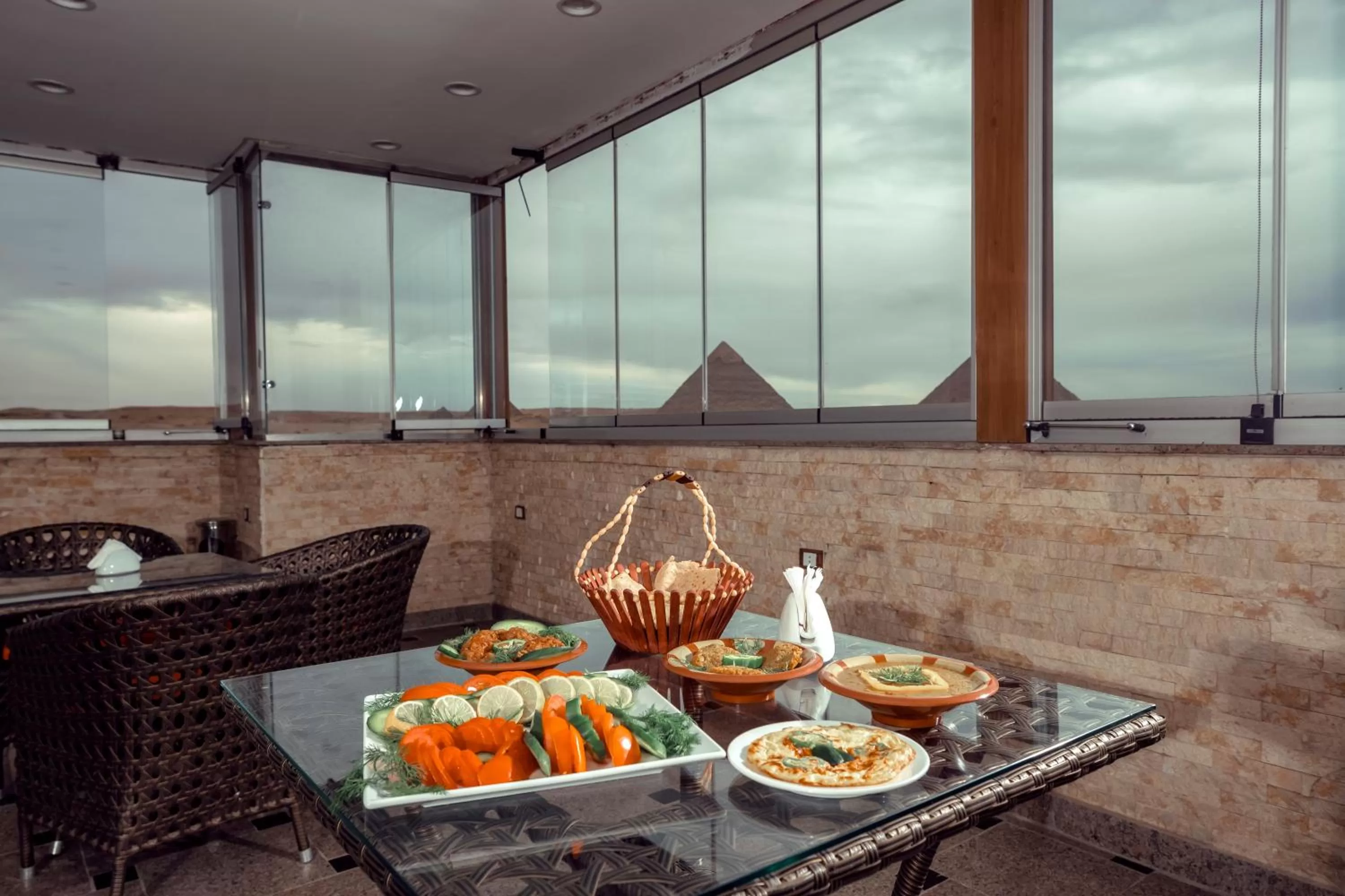 Lounge or bar in Brothers Pyramids View Hotel