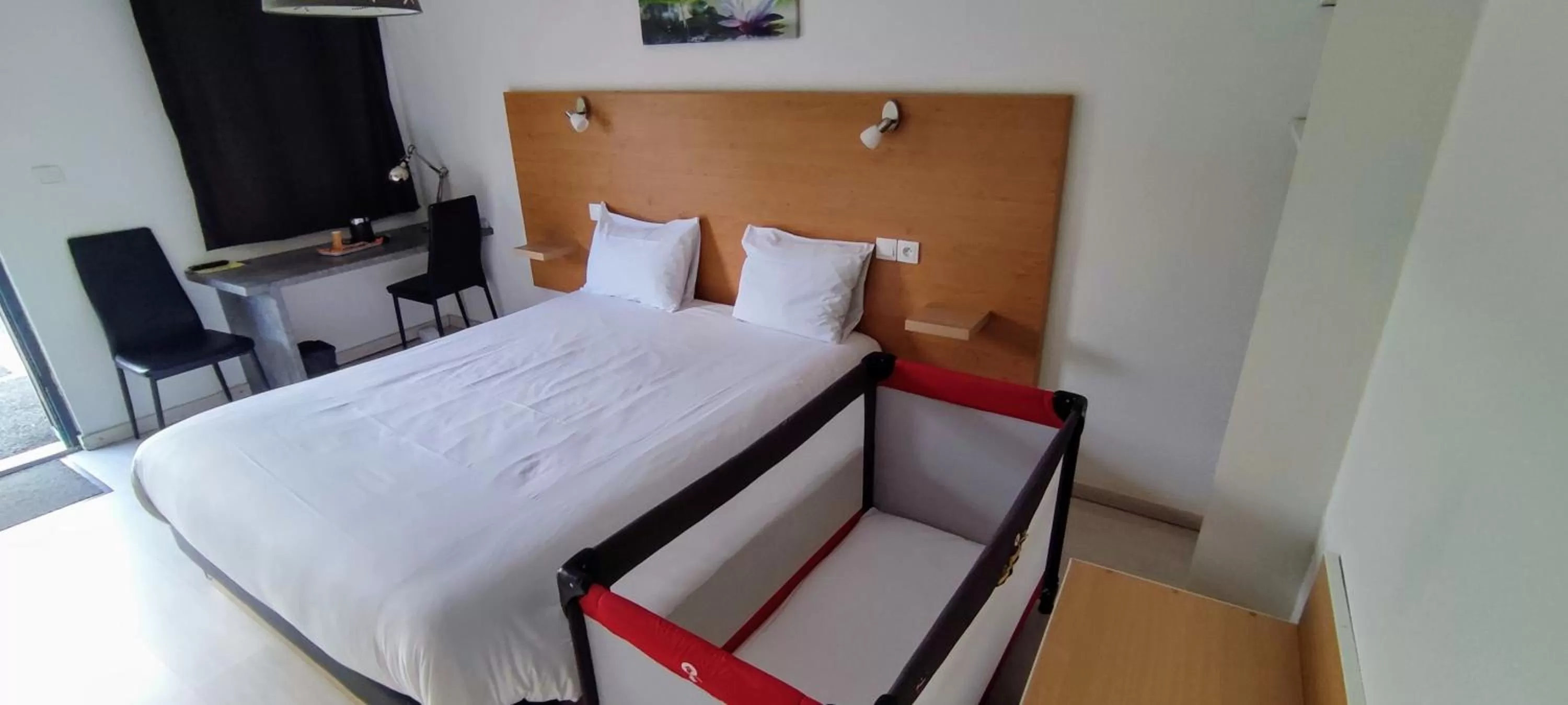 Bed in Hôtel Le 15 Périgueux proximité A 89