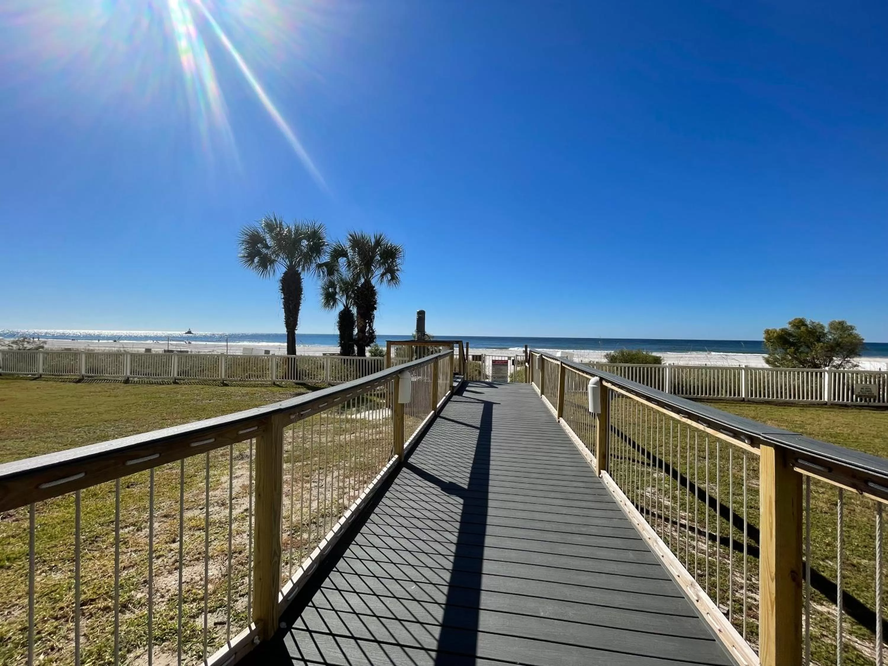 Natural landscape in Emerald Bay Escape