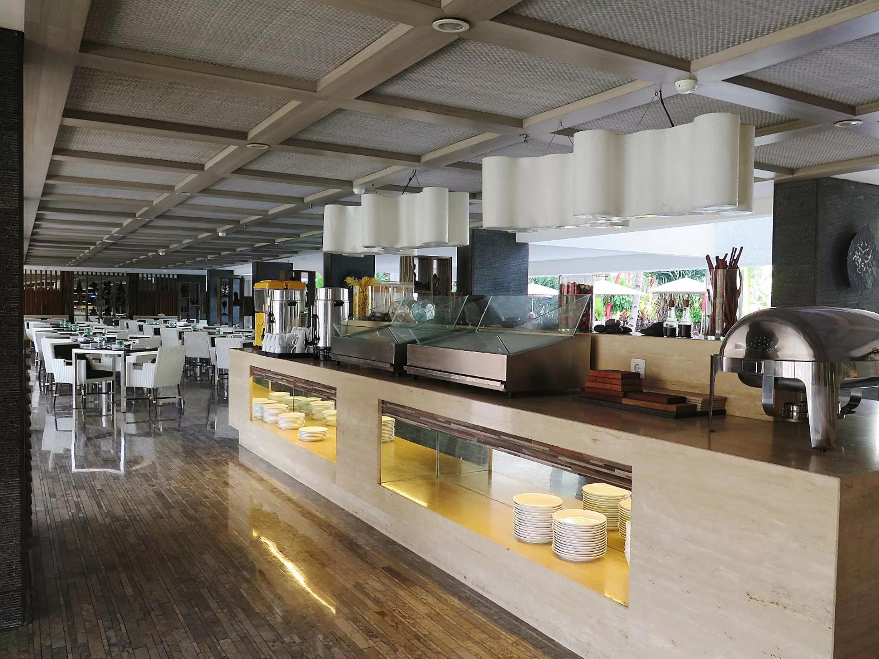 Restaurant/places to eat in Swiss-Belresort Watu Jimbar