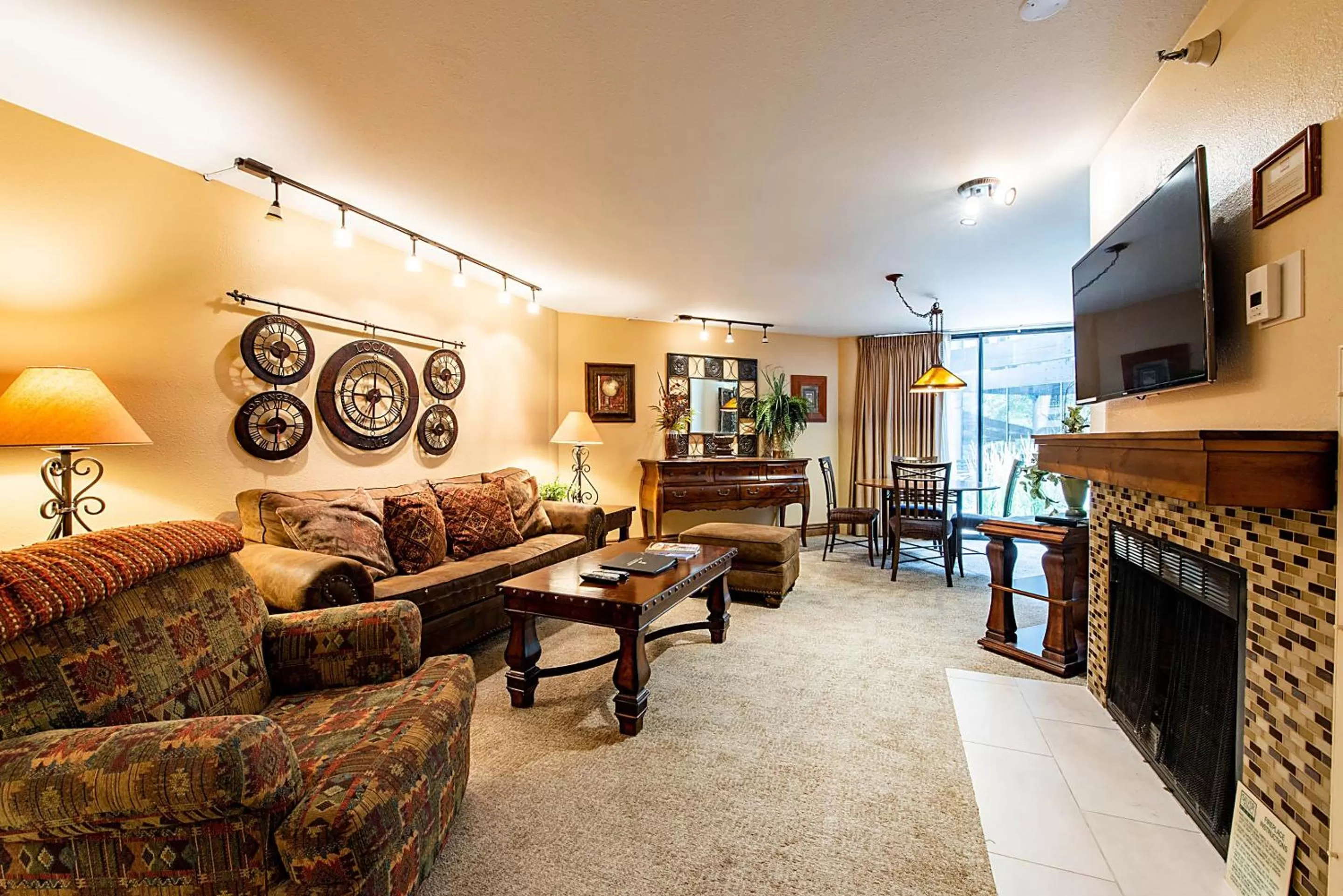 Deluxe One-Bedroom Condominium in Silver King by All Seasons Resort Lodging