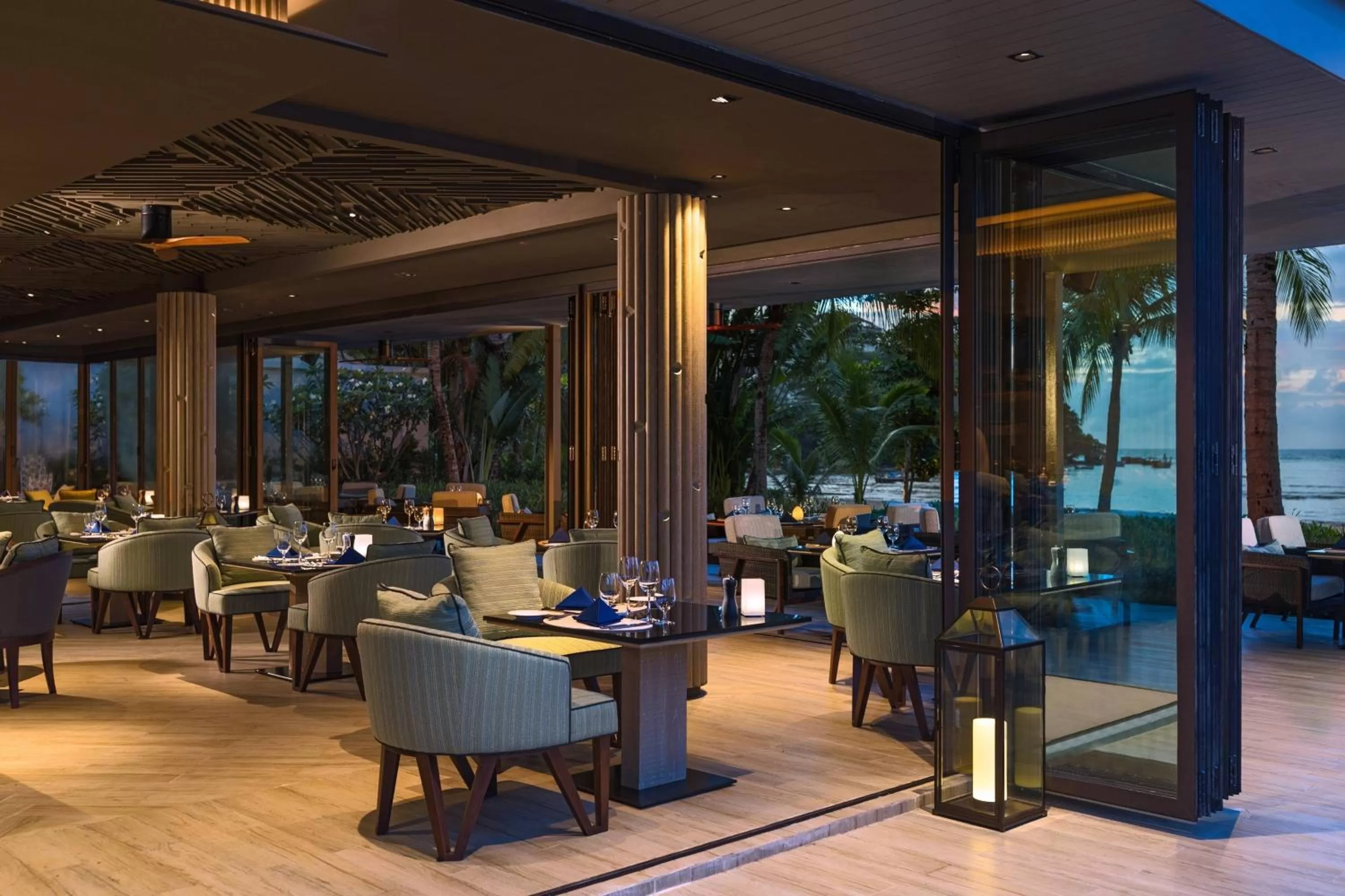 Restaurant/places to eat in Phuket Marriott Resort and Spa, Nai Yang Beach