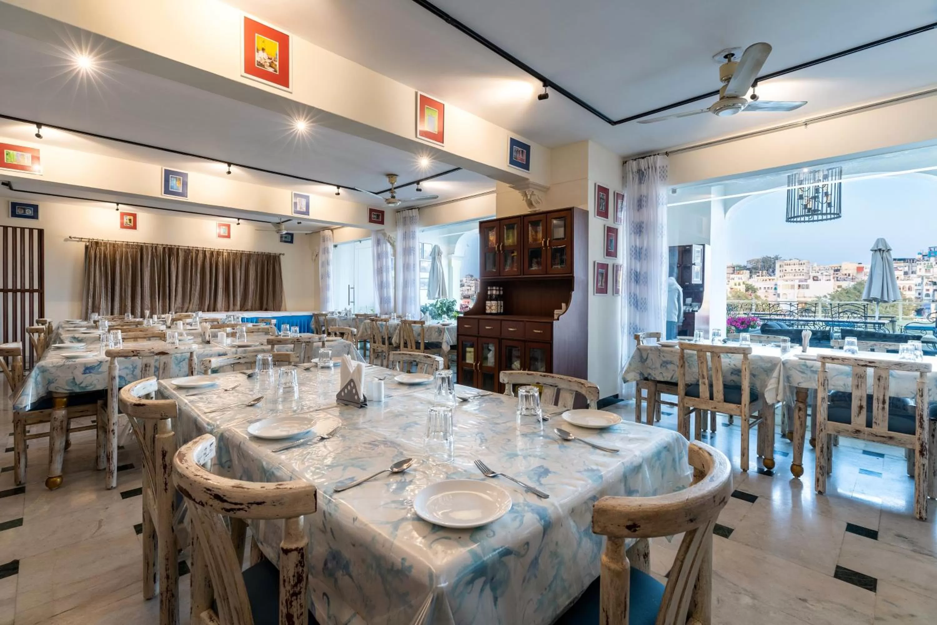 Restaurant/places to eat in Sarovar - Lake Facing Boutique Hotel On Lake Pichola