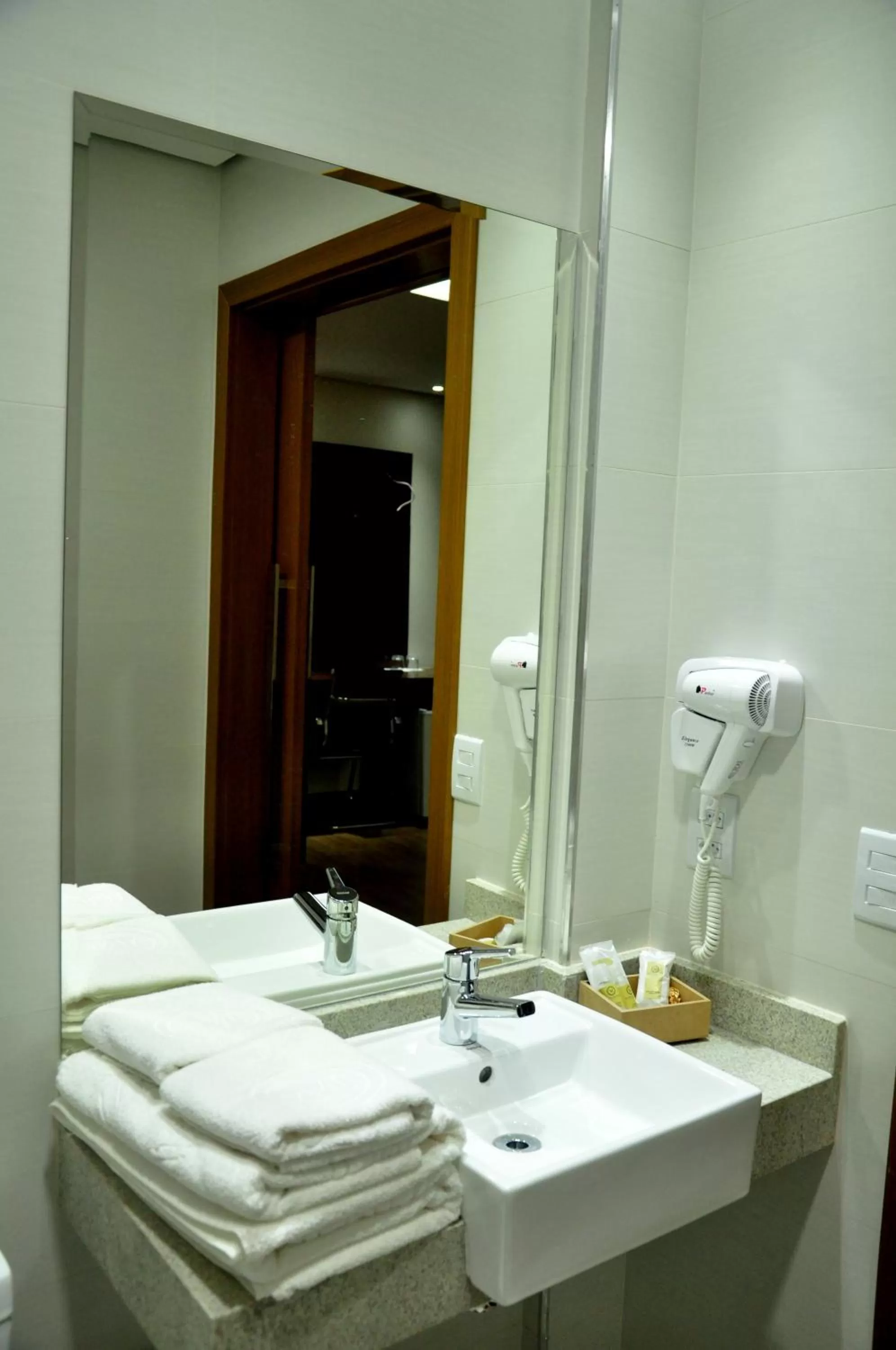 Bathroom in Hotel Mohave