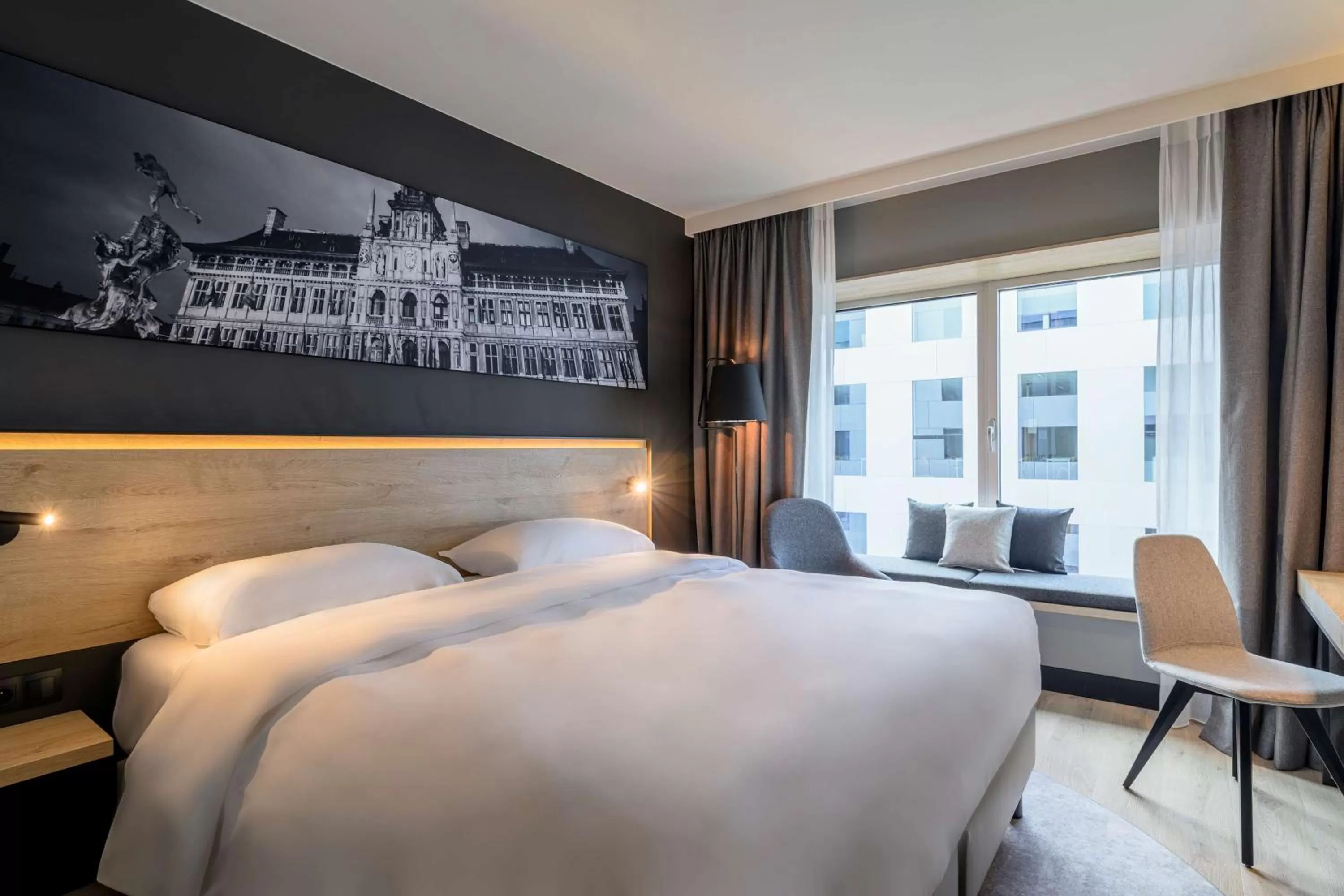 Photo of the whole room, Bed in Radisson Hotel Antwerp Berchem