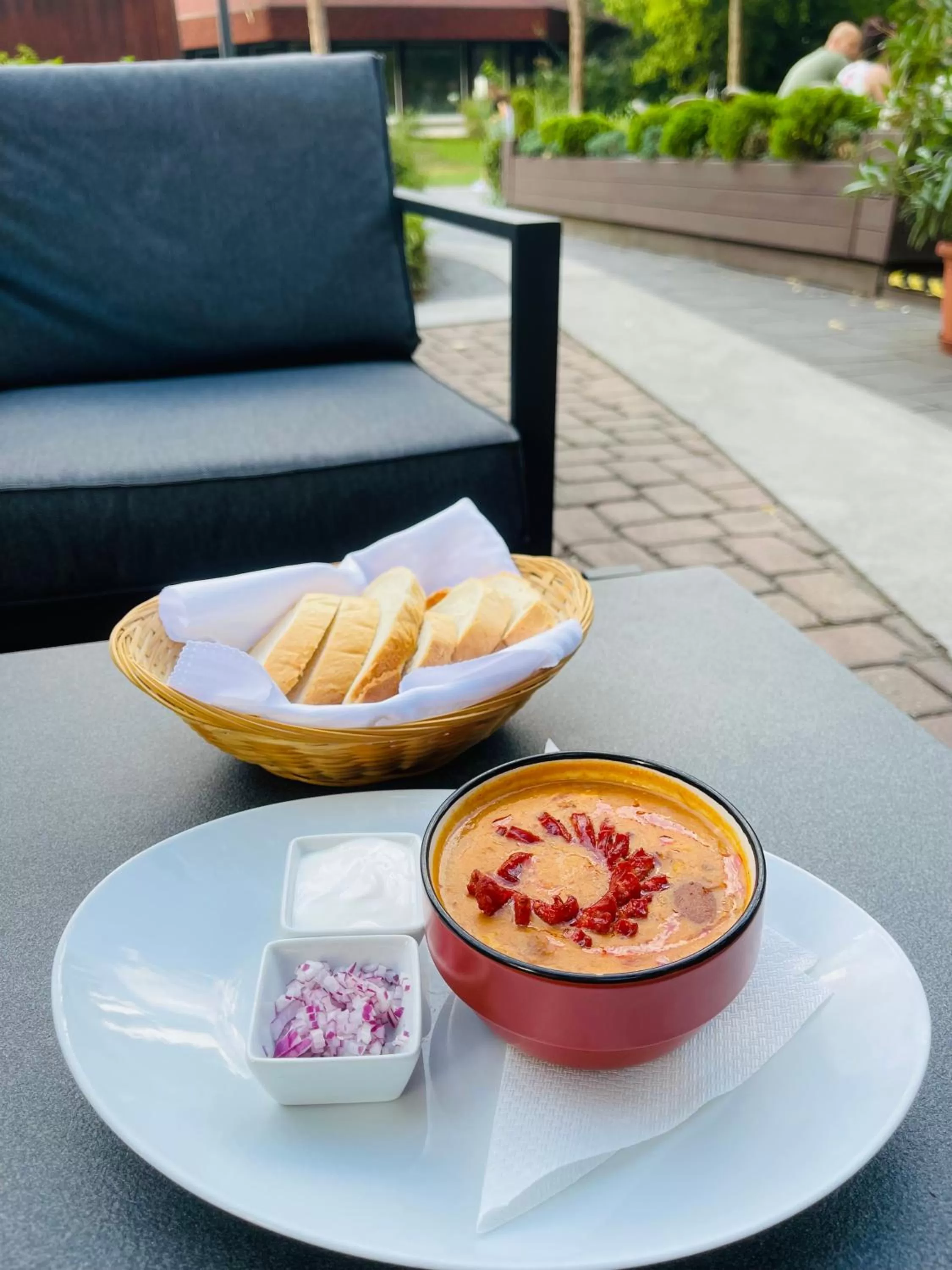 Restaurant/places to eat in Villa Hotel