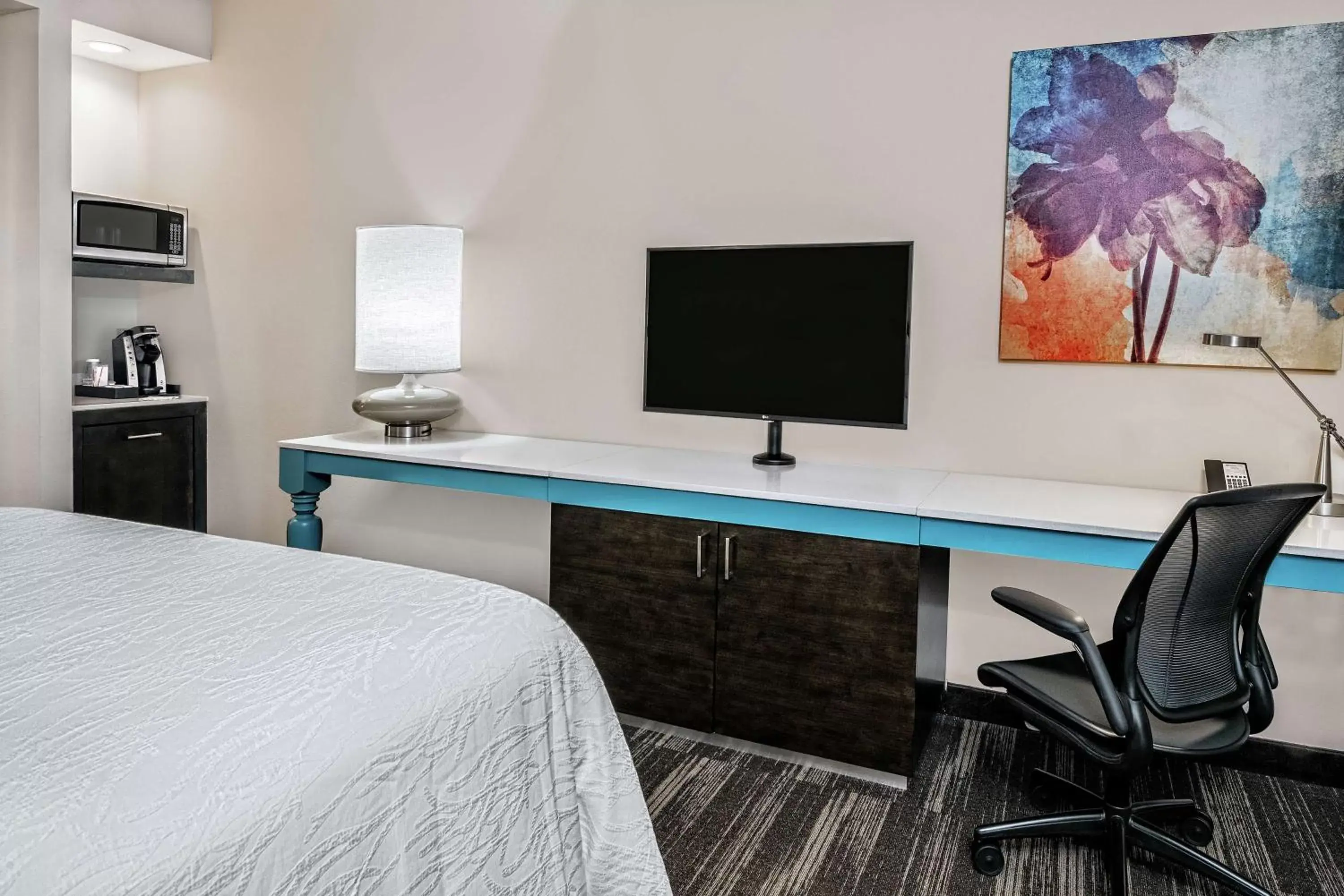 Premium King Room - Hearing Access in Hilton Garden Inn San Marcos Premium King Room - Hearing Access in Hilton Garden Inn San Marcos