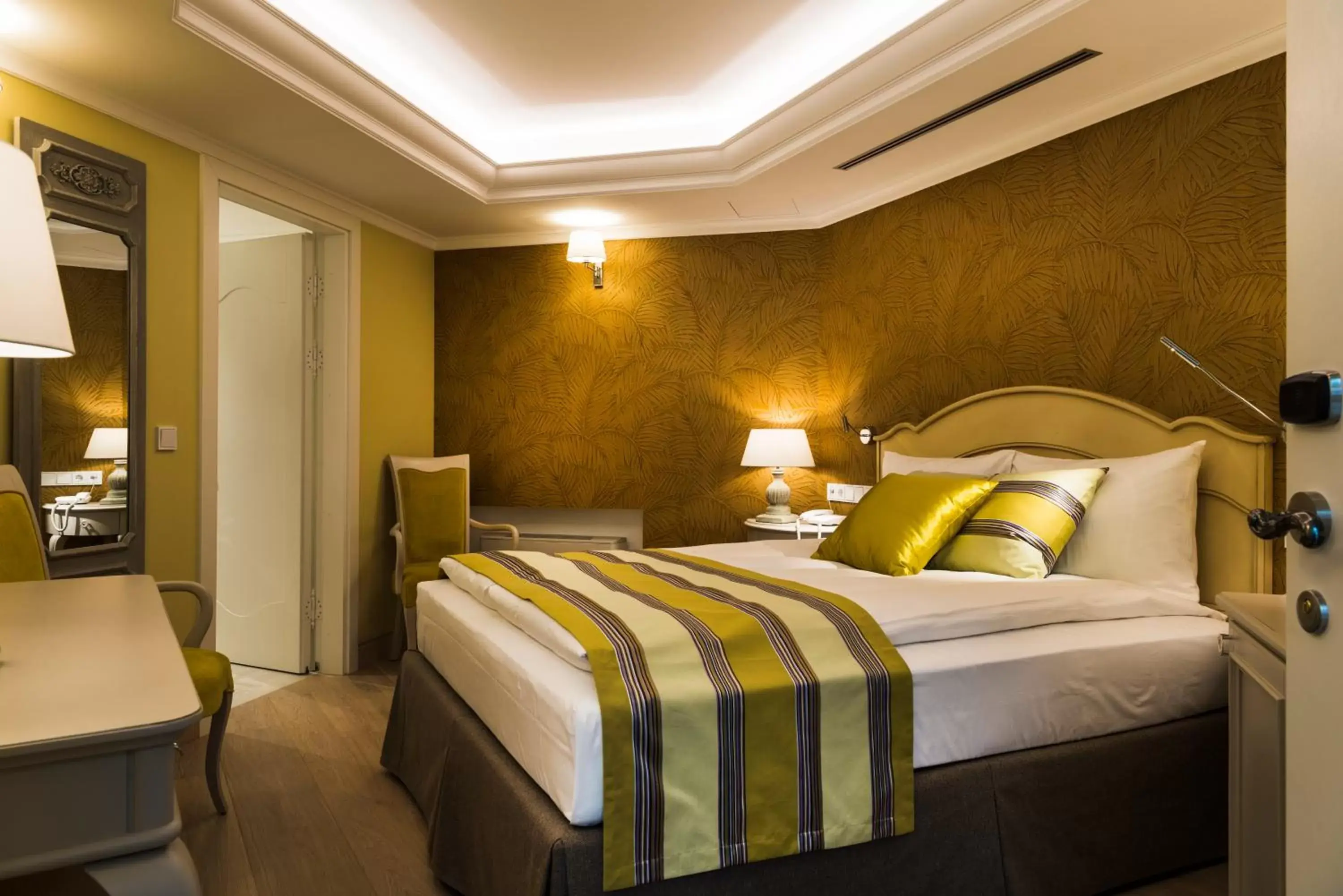 Small Double Room in Relais Le Chevalier Small Double Room in Relais Le Chevalier