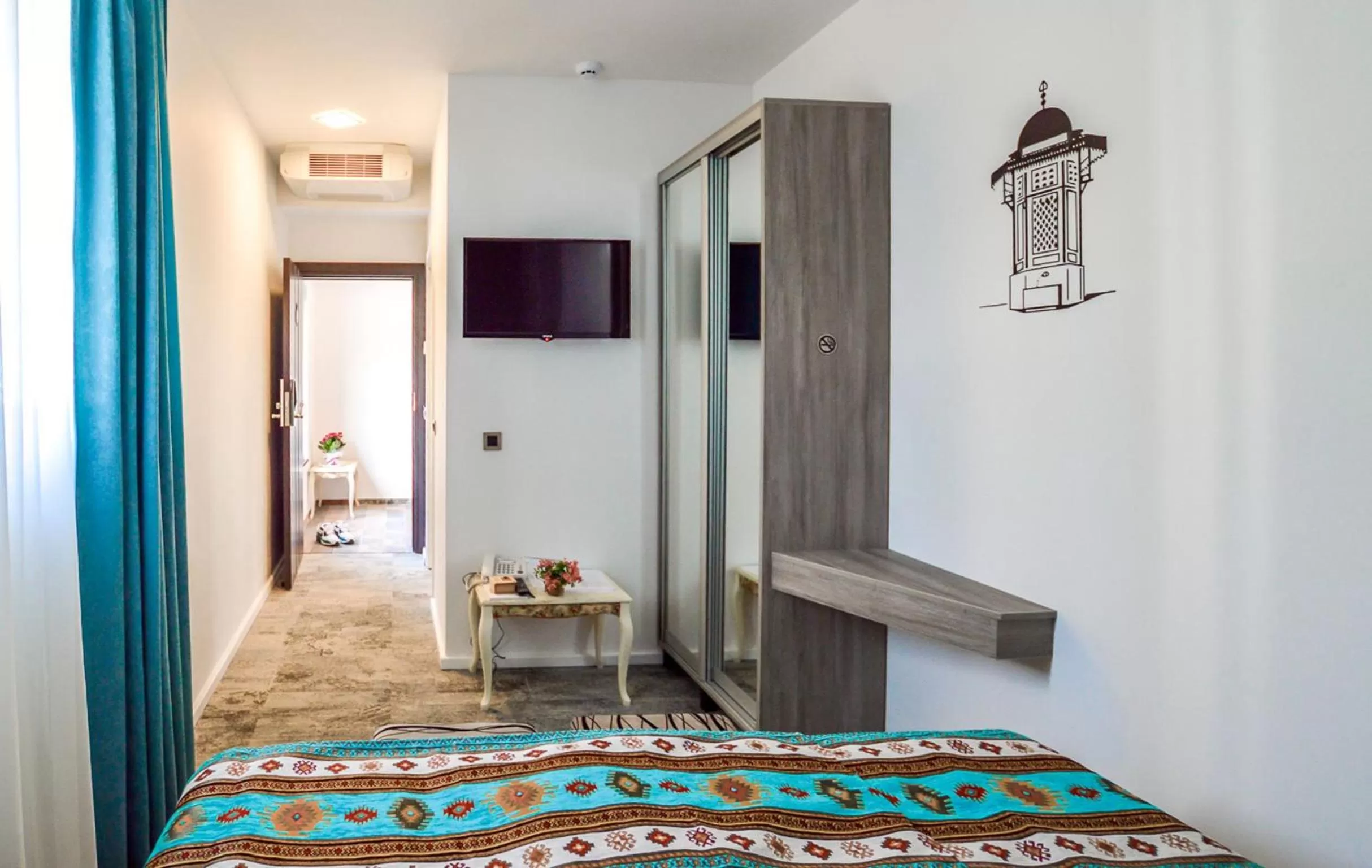 TV and multimedia, Bed in Heritage Hotel Gate of Sarajevo